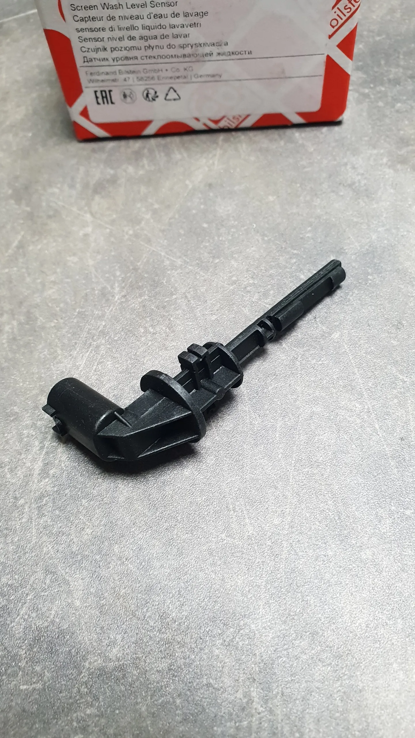 Датчик уровня охлаждающей жидкости (в расширительный бачок) [кроме E39 бензин]