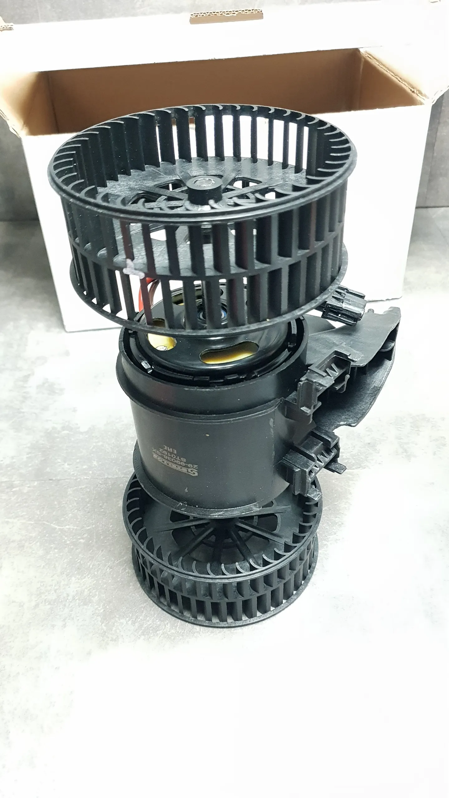 Вентилятор отопителя  E60,E64,E63