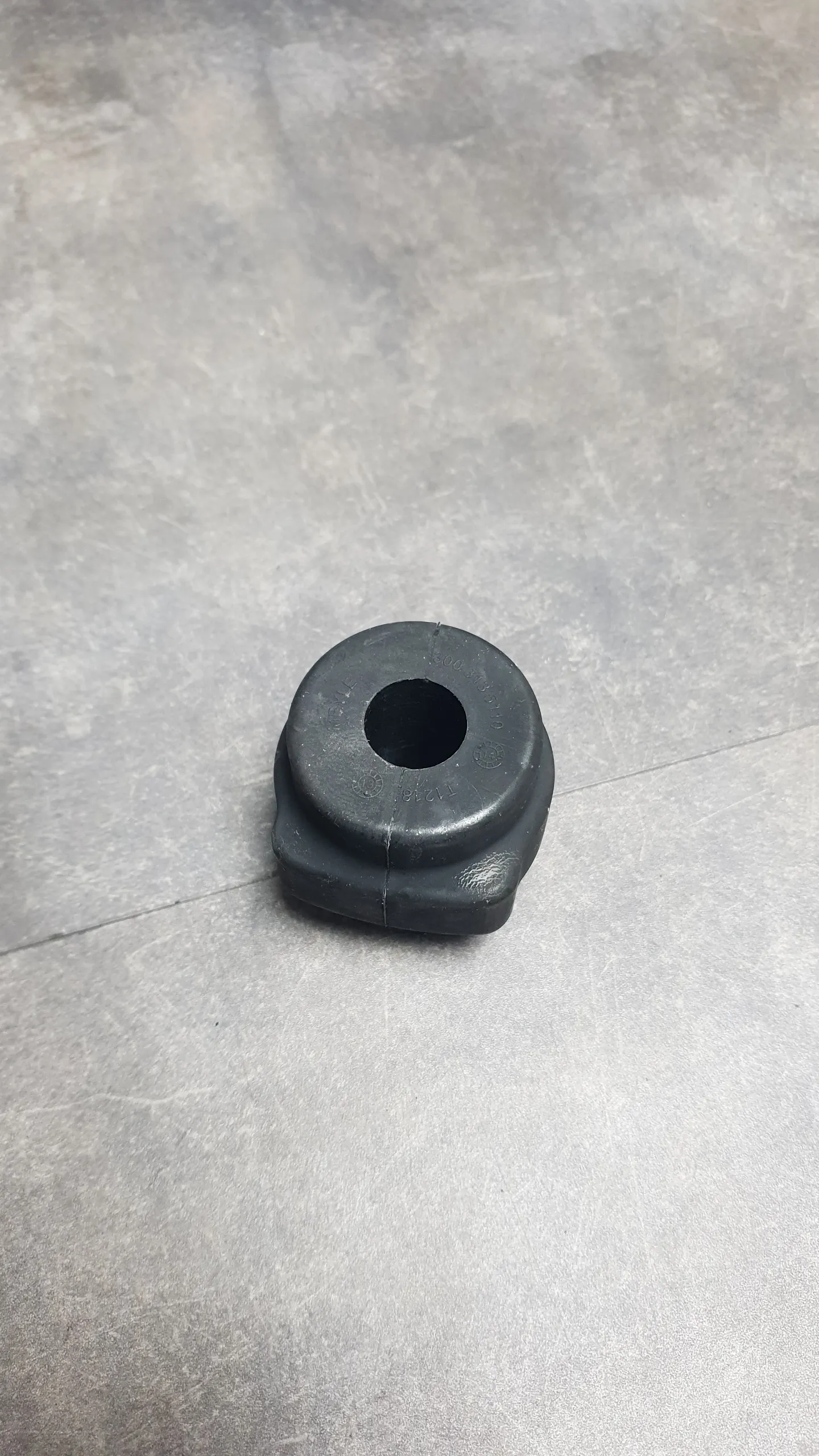 Втулка стабилизатора переднего E38 D=20,5mm