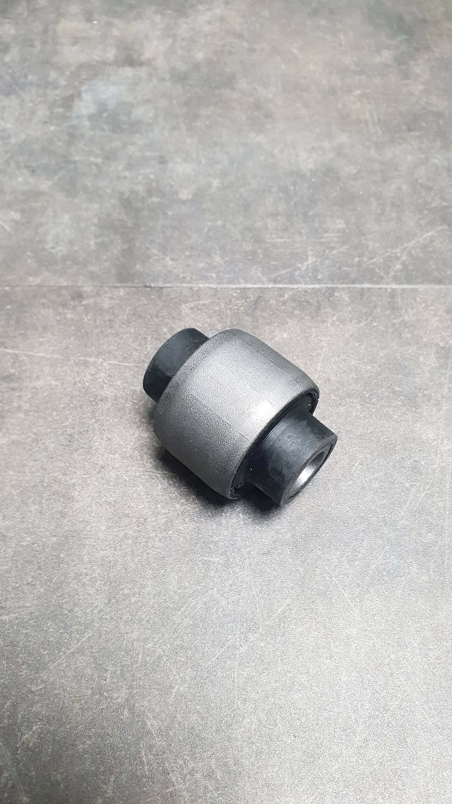 Сайлентблок задней цапфы Е36,E46,E83 X3 [нижний]