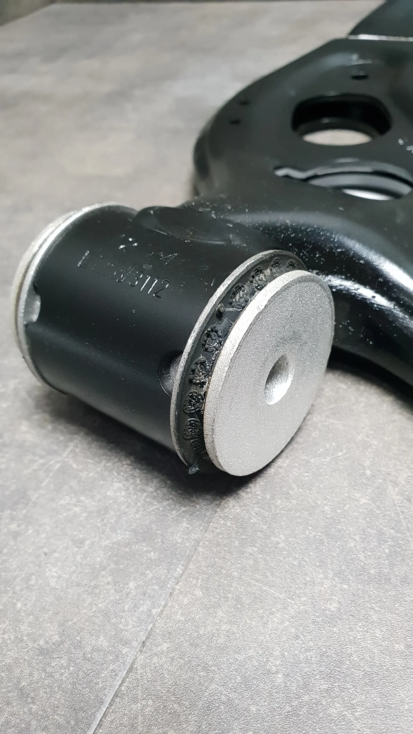 Рычаг подвески передней поперечный F40,F45,F46,F48,F39 (R)