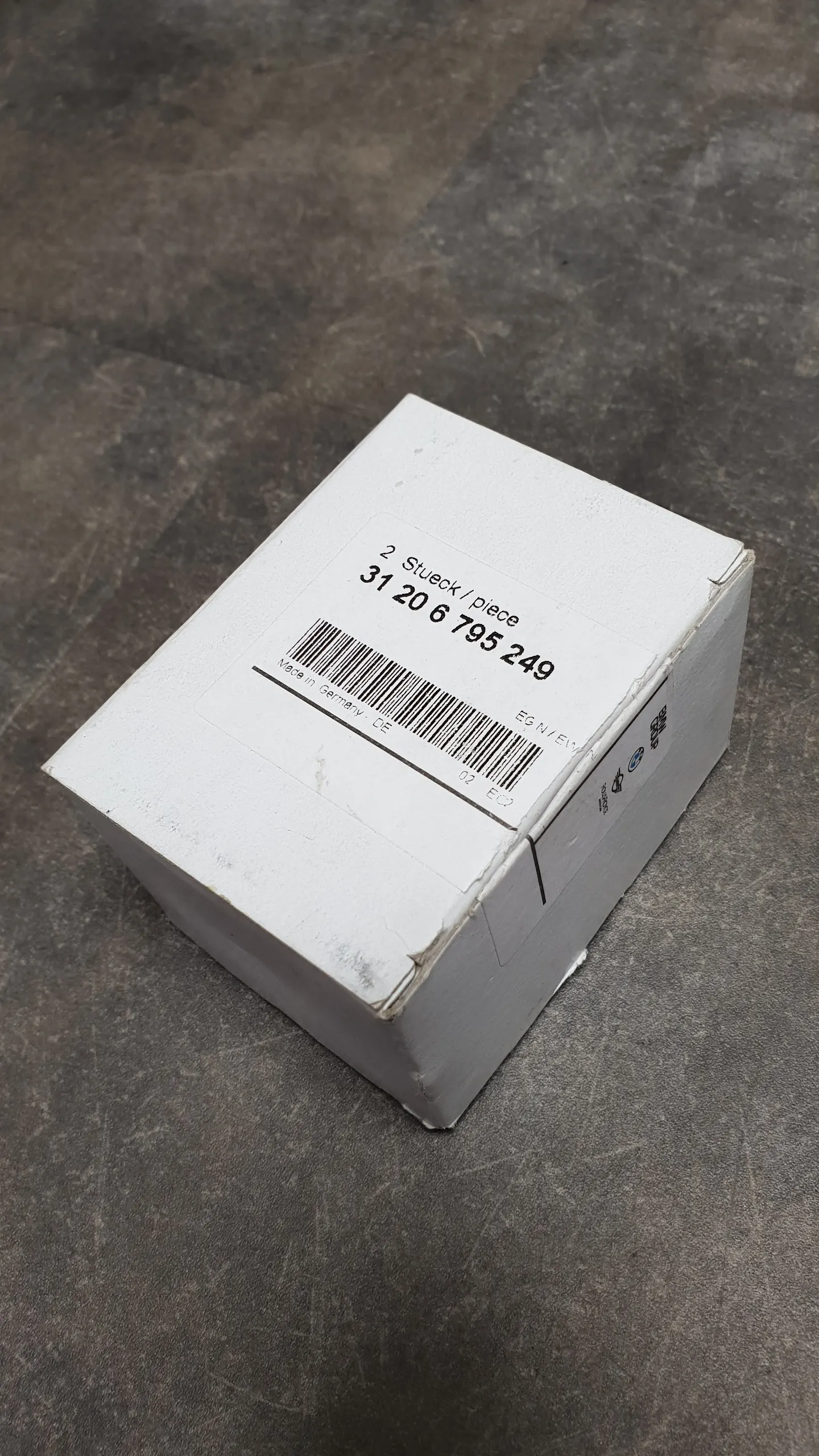 Болт с буртиком с пружиной передней ступицы F20,F30,F10,F01,X1 E84,X3 F25,X4 F26 (16-4)