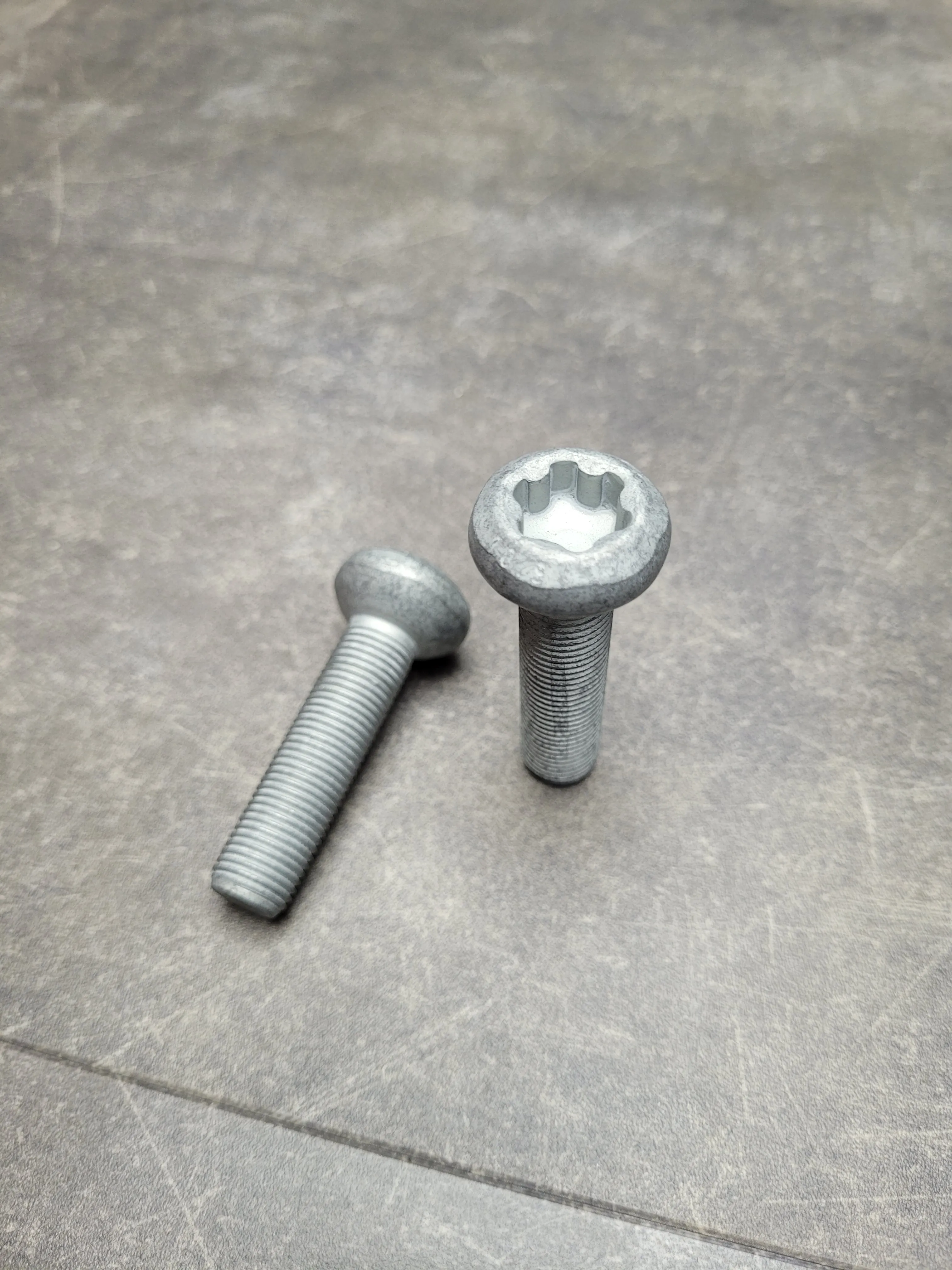 Болт передней ступицы E70,E71, F-серия (M12X1.25X45) (20-7)