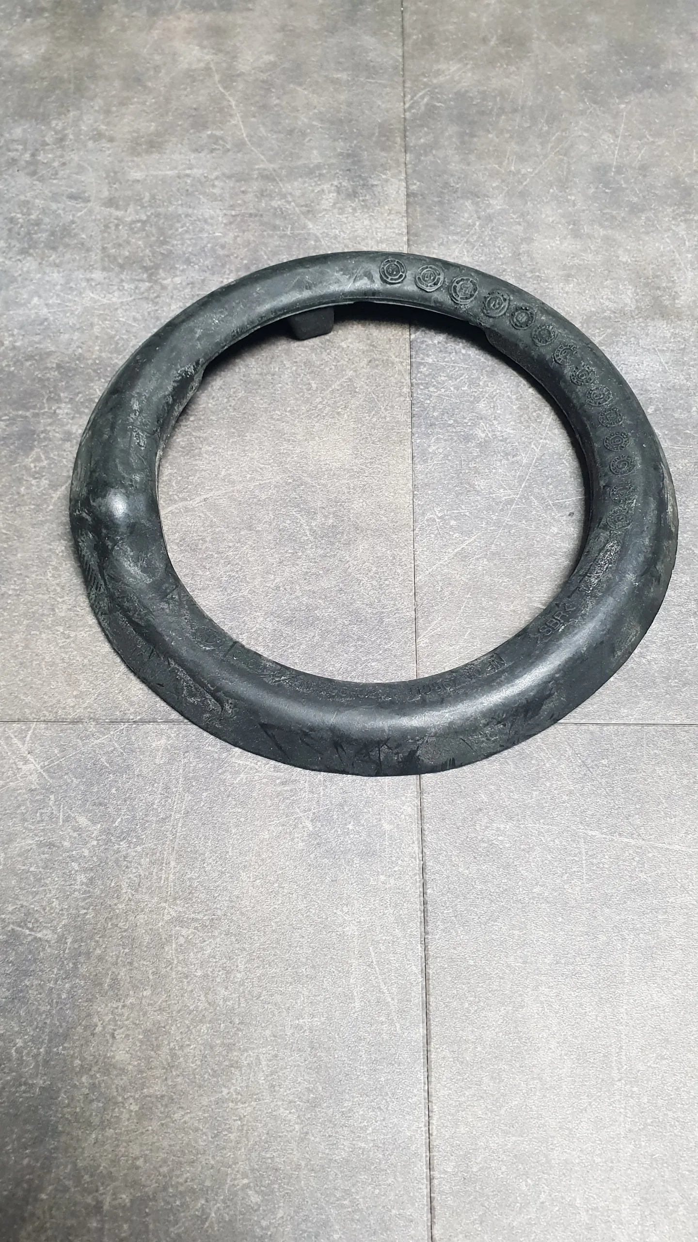 Прокладка передней пружины нижняя E83,E83N