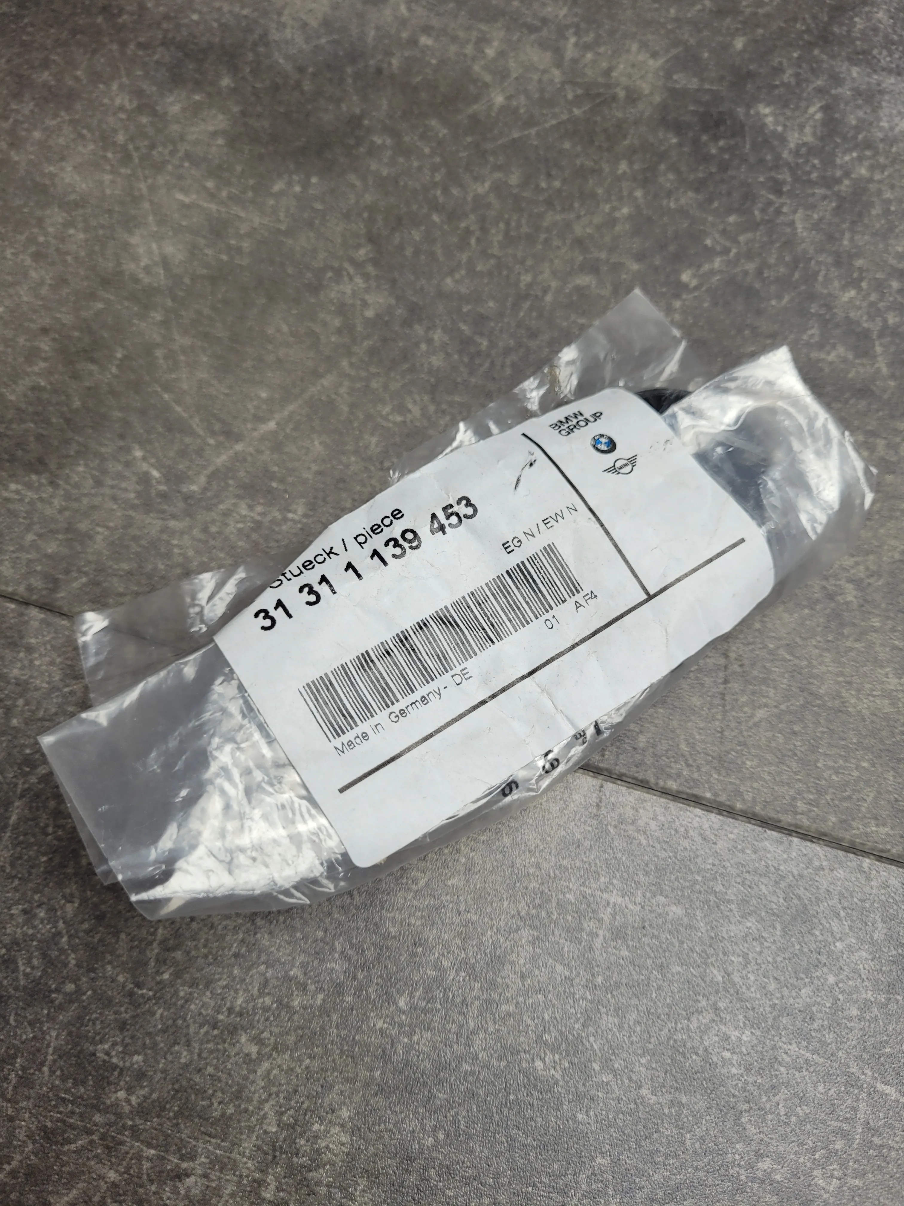 Колпачок защитный на переднюю стойку  1', 3', 5', 6',E83