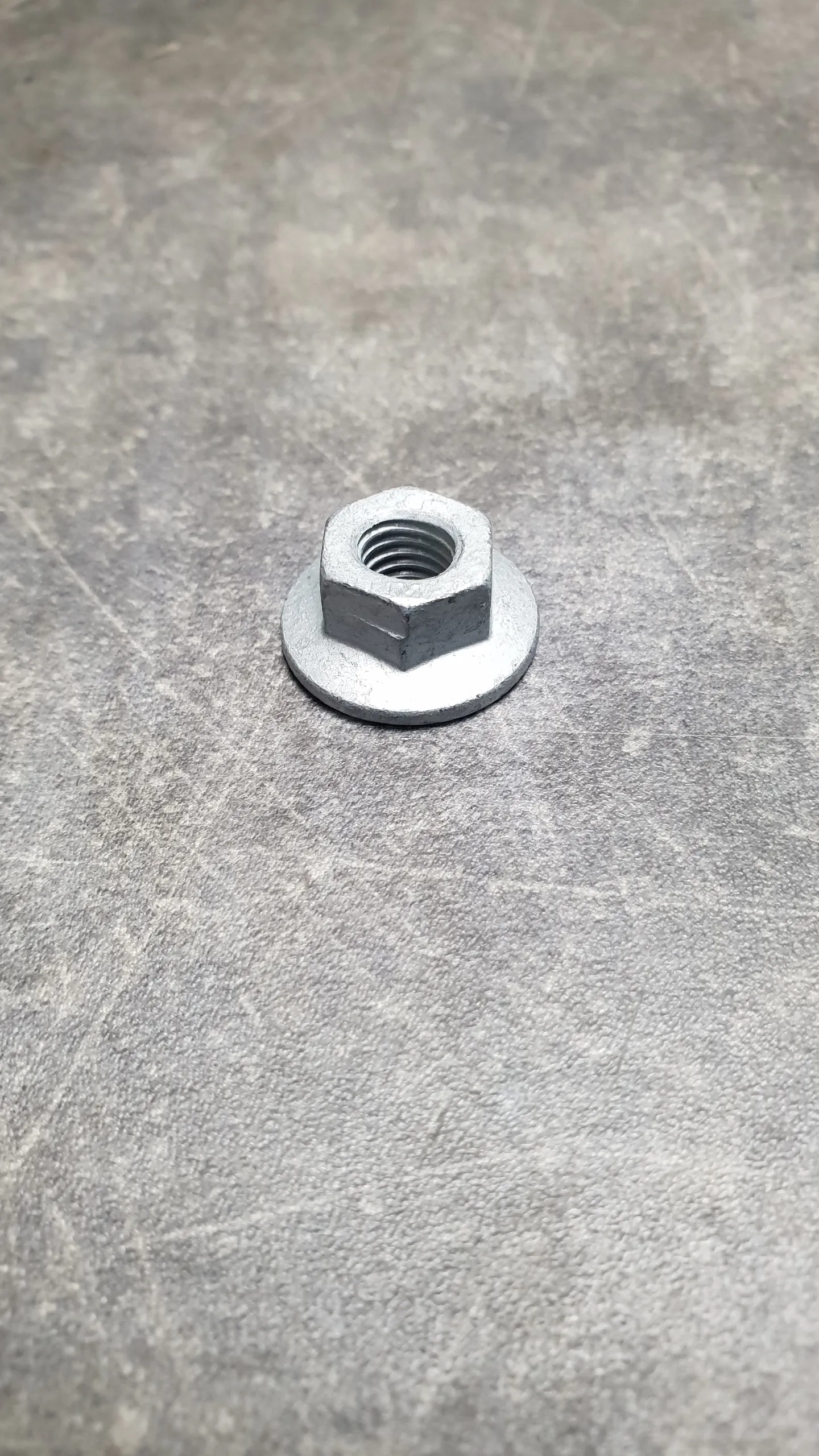 Гайка самоконтрящаяся [M8-8] (14-9)