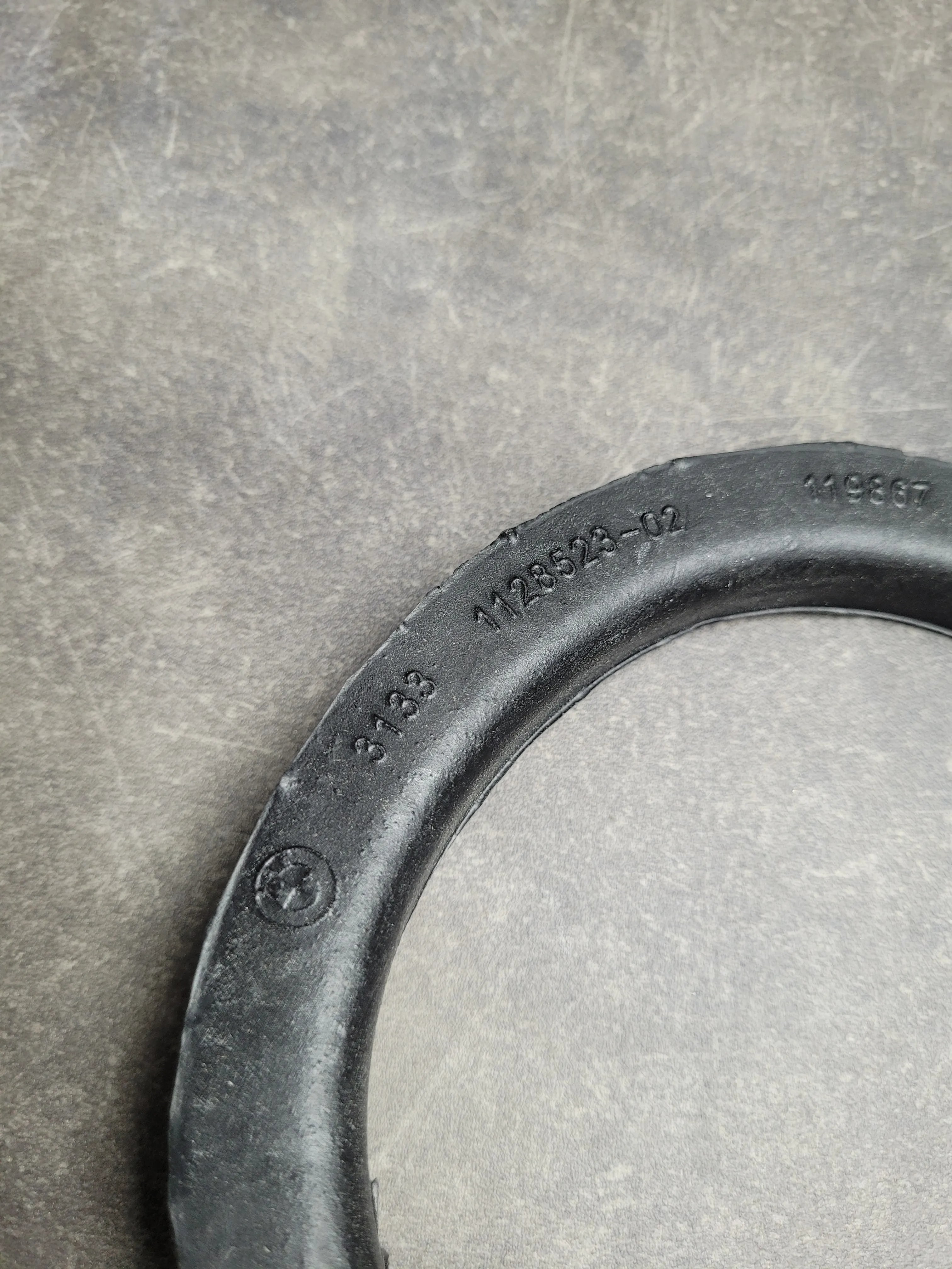 Прокладка передней пружины верхняя E36,E30,E28,E34 (простая опора),E32,E83