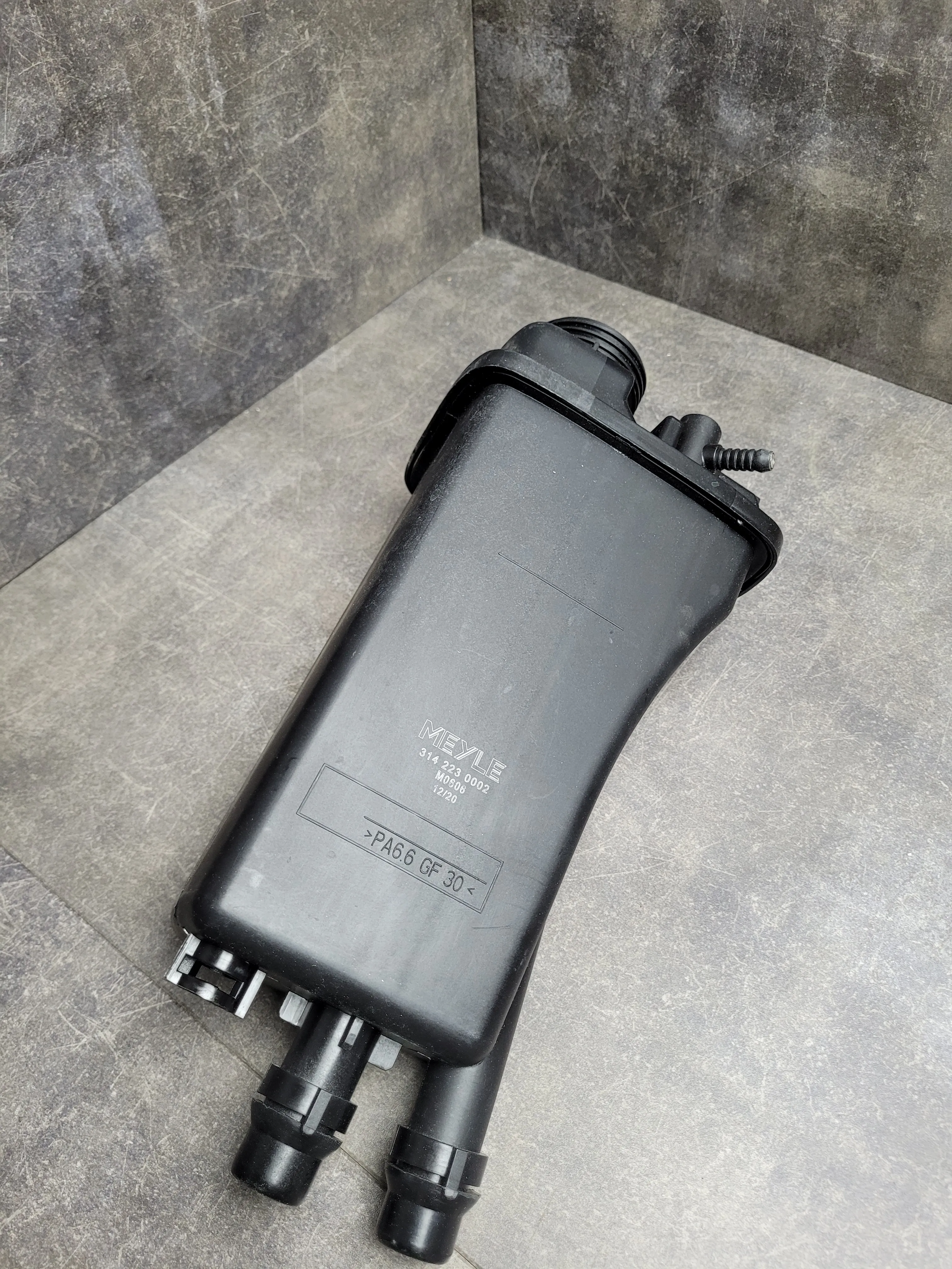 Бачок расширительный радиатора E39 [M52TU,M54], E38 [M52TU]