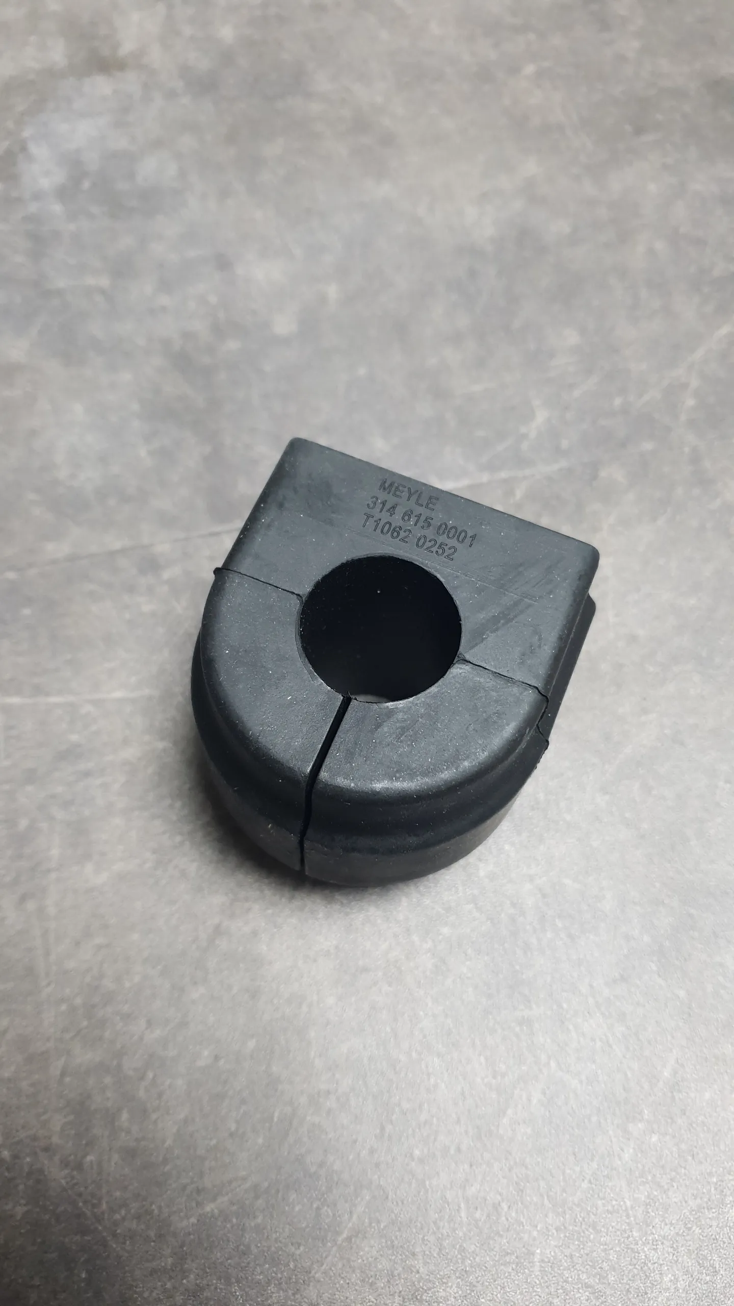 Втулка стабилизатора переднего E46 (S815A) D=24,6mm