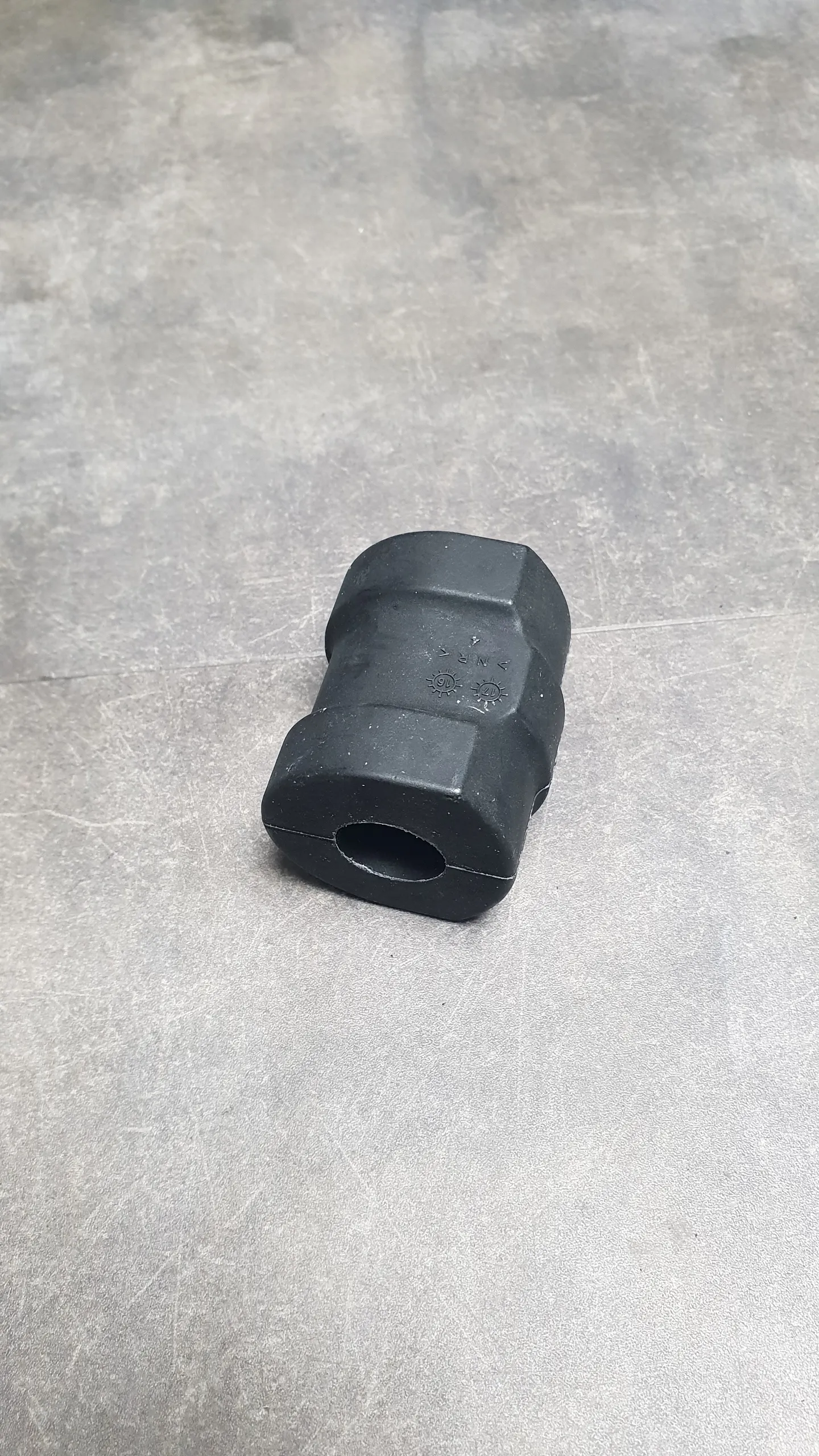 Втулка стабилизатора переднего E36 D=22,5mm