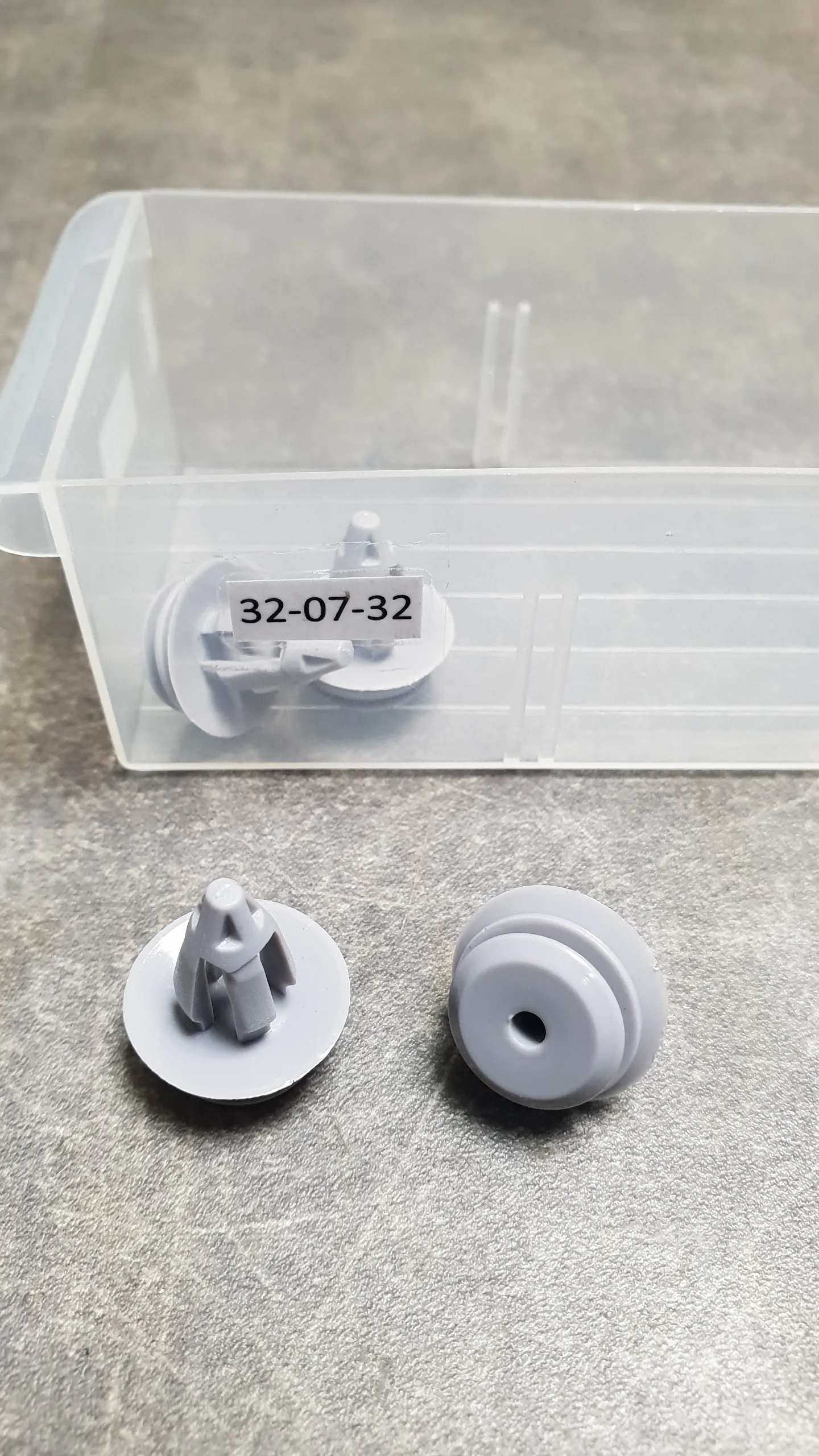 Клипса дверной карты BMW  серая (5-3)