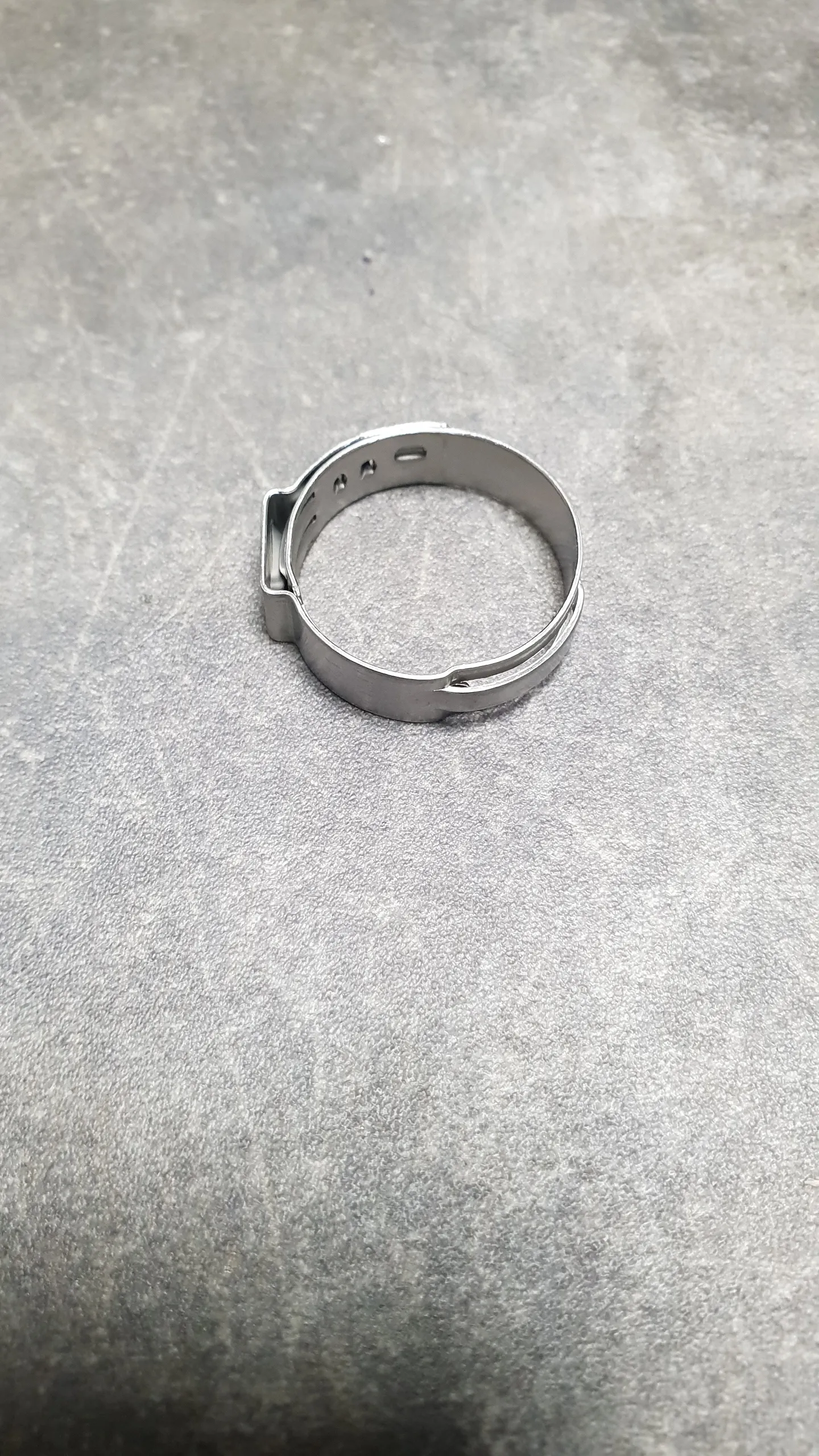 Хомут шланга от бачка ГУР [D=20,9-24,1ММ]