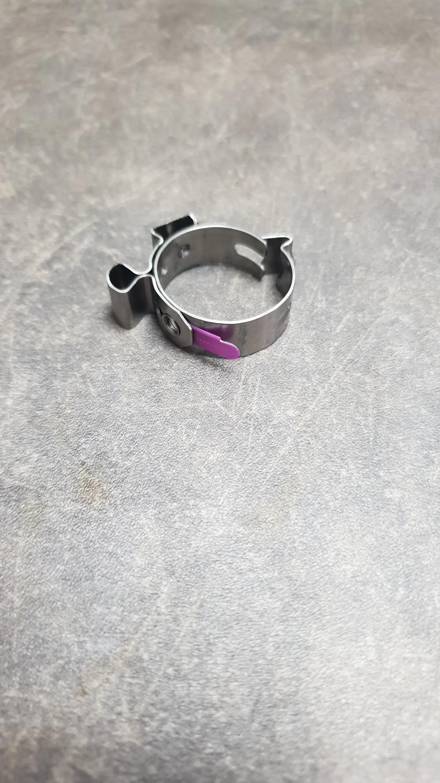 Хомут шланга от бачка ГУР