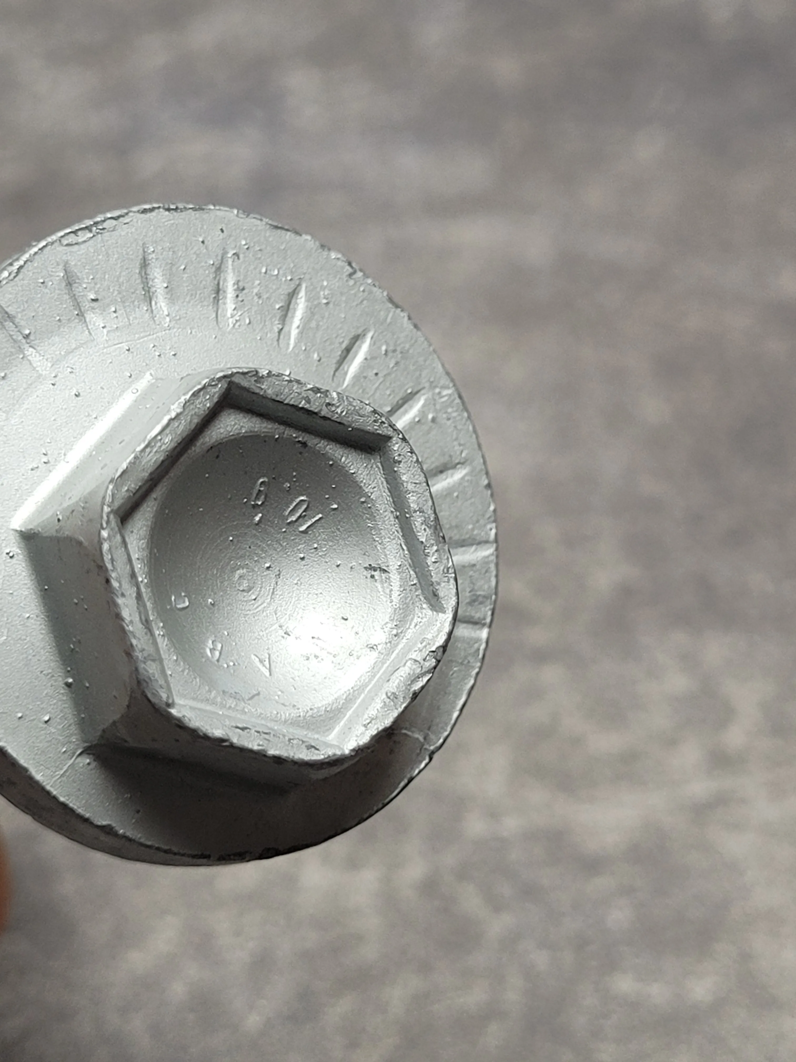 Болт эксцентриковый [схождение / прямой рычаг / M12x1,5x72] E70,E71,F15 (15-5)