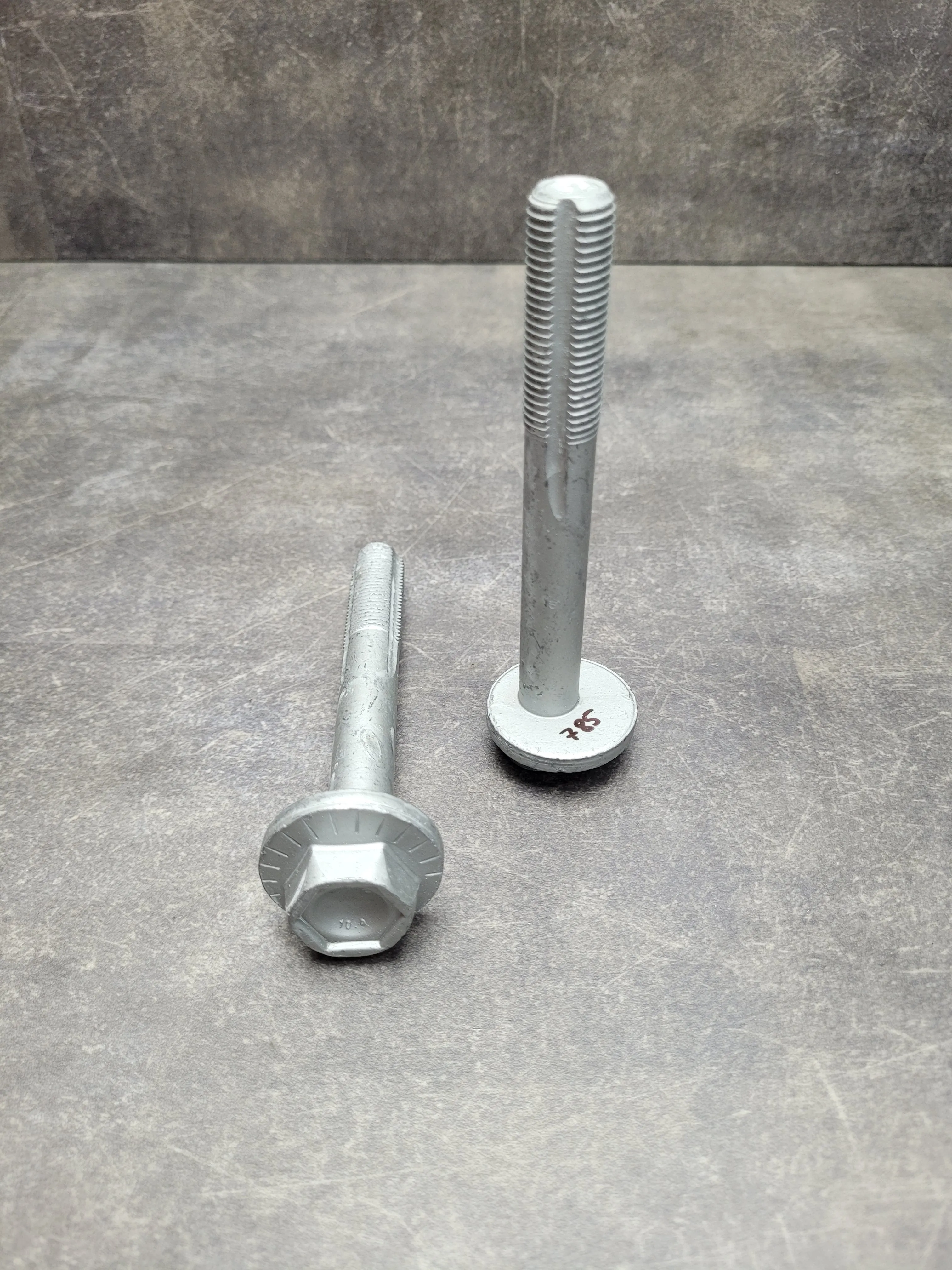 Болт эксцентриковый [развал / в Н-образный рычаг / M14x105] E39,E60,F10 (16-3)