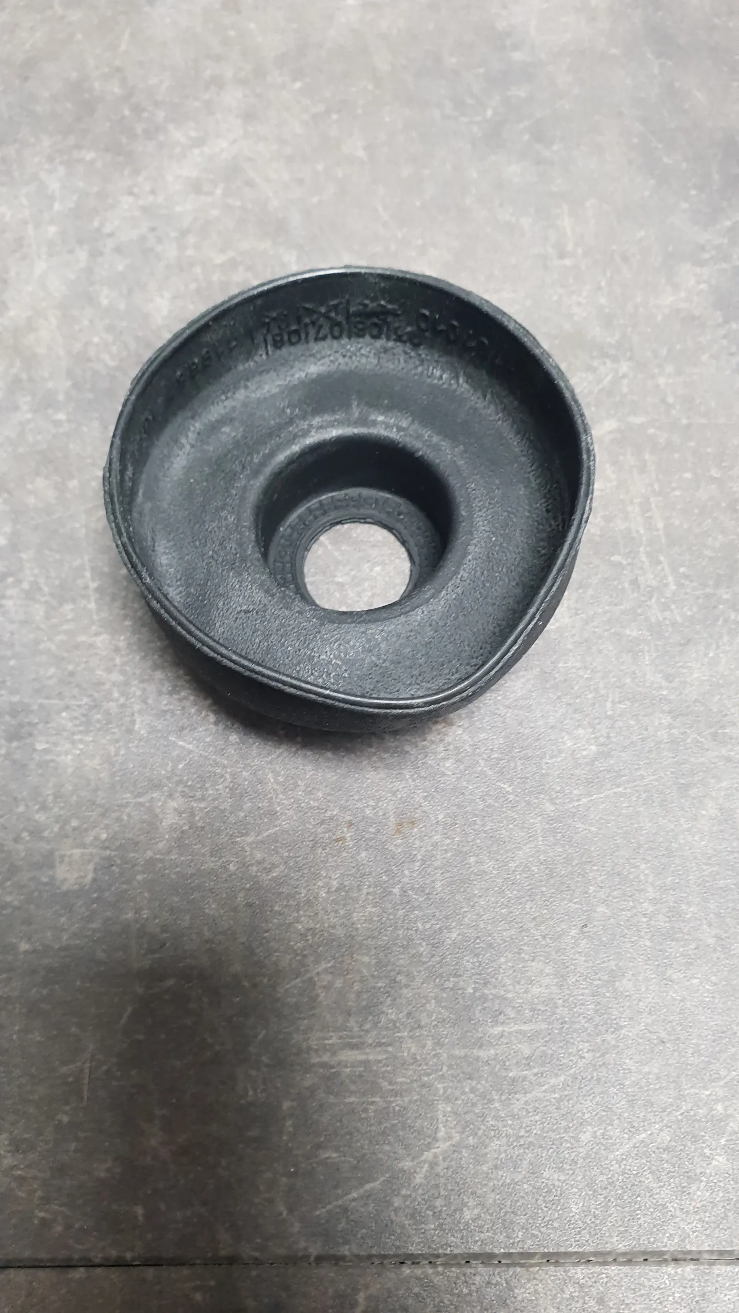 Втулка уплотнительная амортизационной стойки верхняя (деталь №5) E81,E87,E90,E84