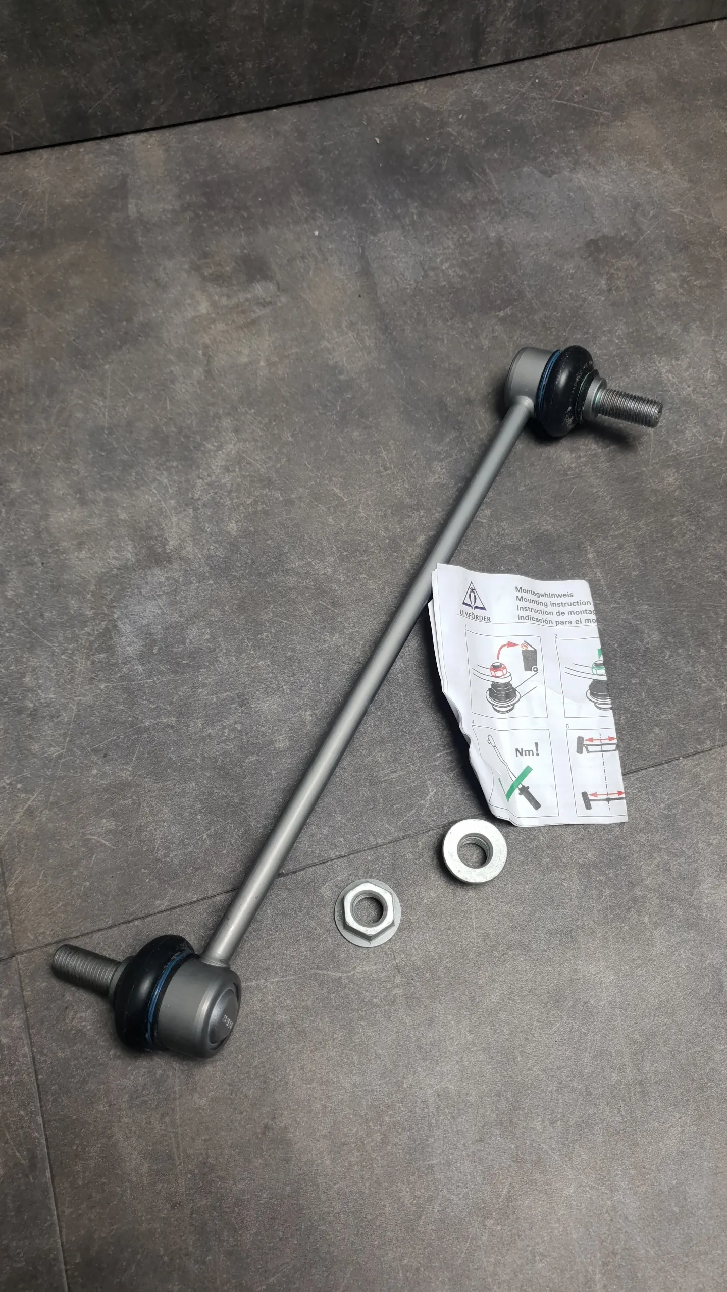 Стойка стабилизатора пер. F01,F10,F12 линк