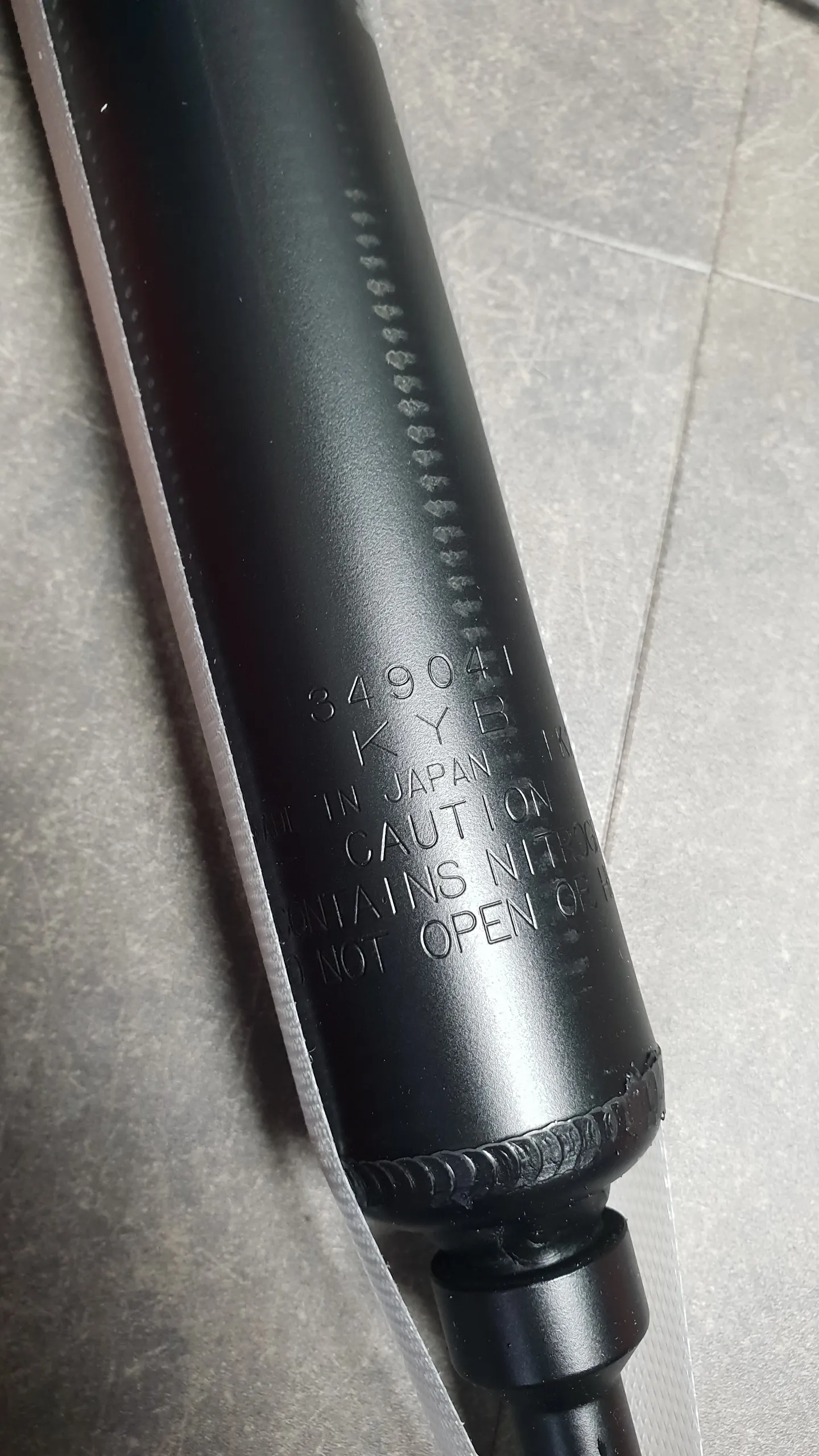 Амортизатор задний E81-E88,E90-E93