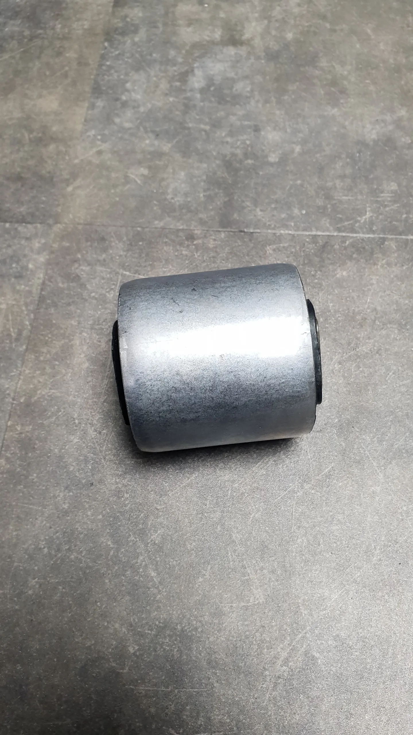 Сайлентблок переднего продольного (кривого) рычага dX, iX: F07,F10,F18,F01,F02