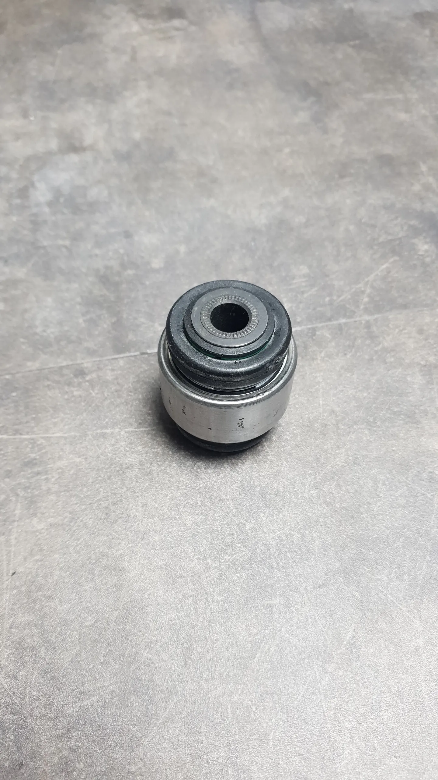 Сайлентблок переднего верхнего рычага E90,E92,E84 только Xi,Xd