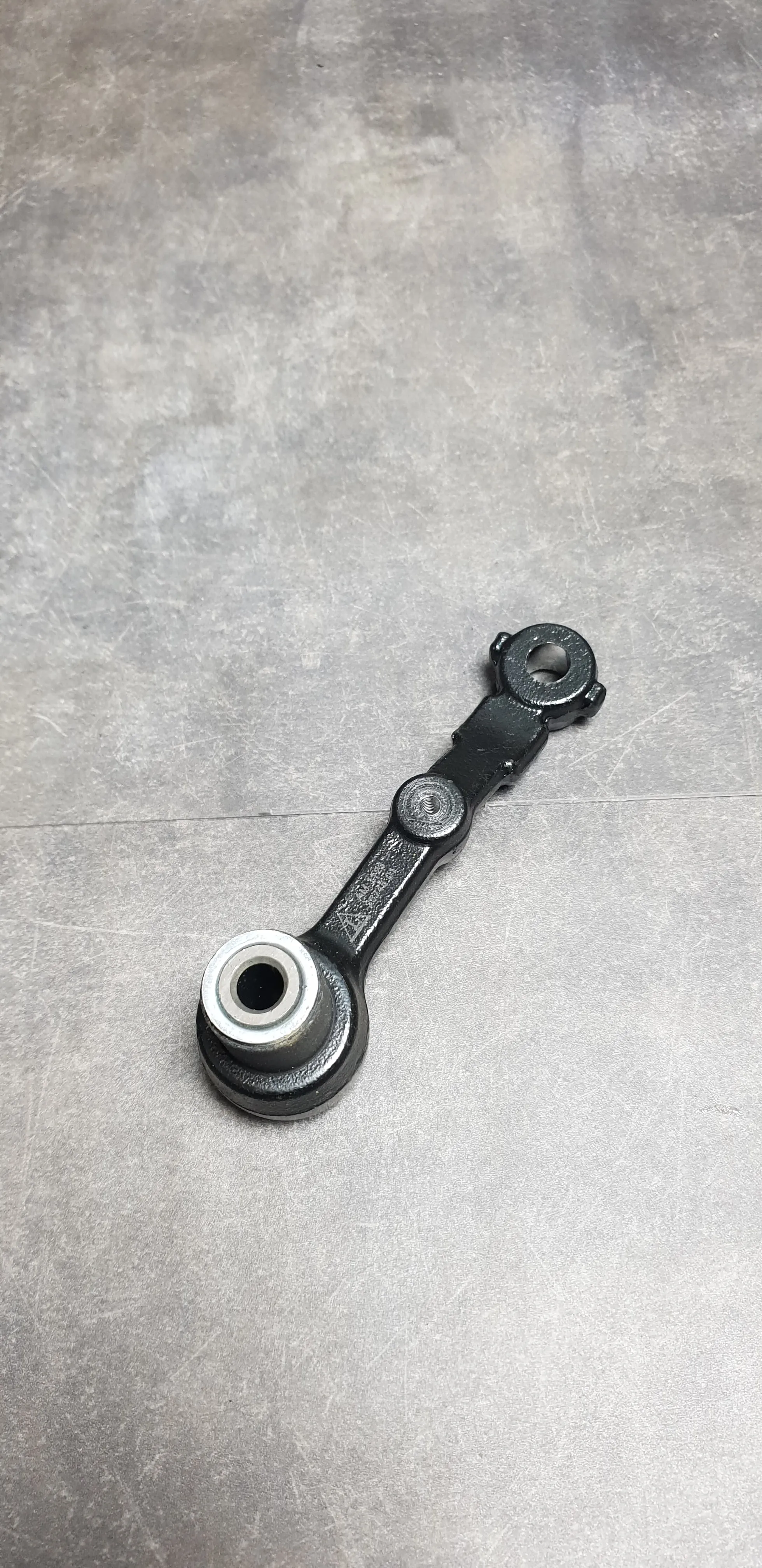 Рычаг подвески передней маятниковый E28,E34,E32 (в сборе с втулкой)