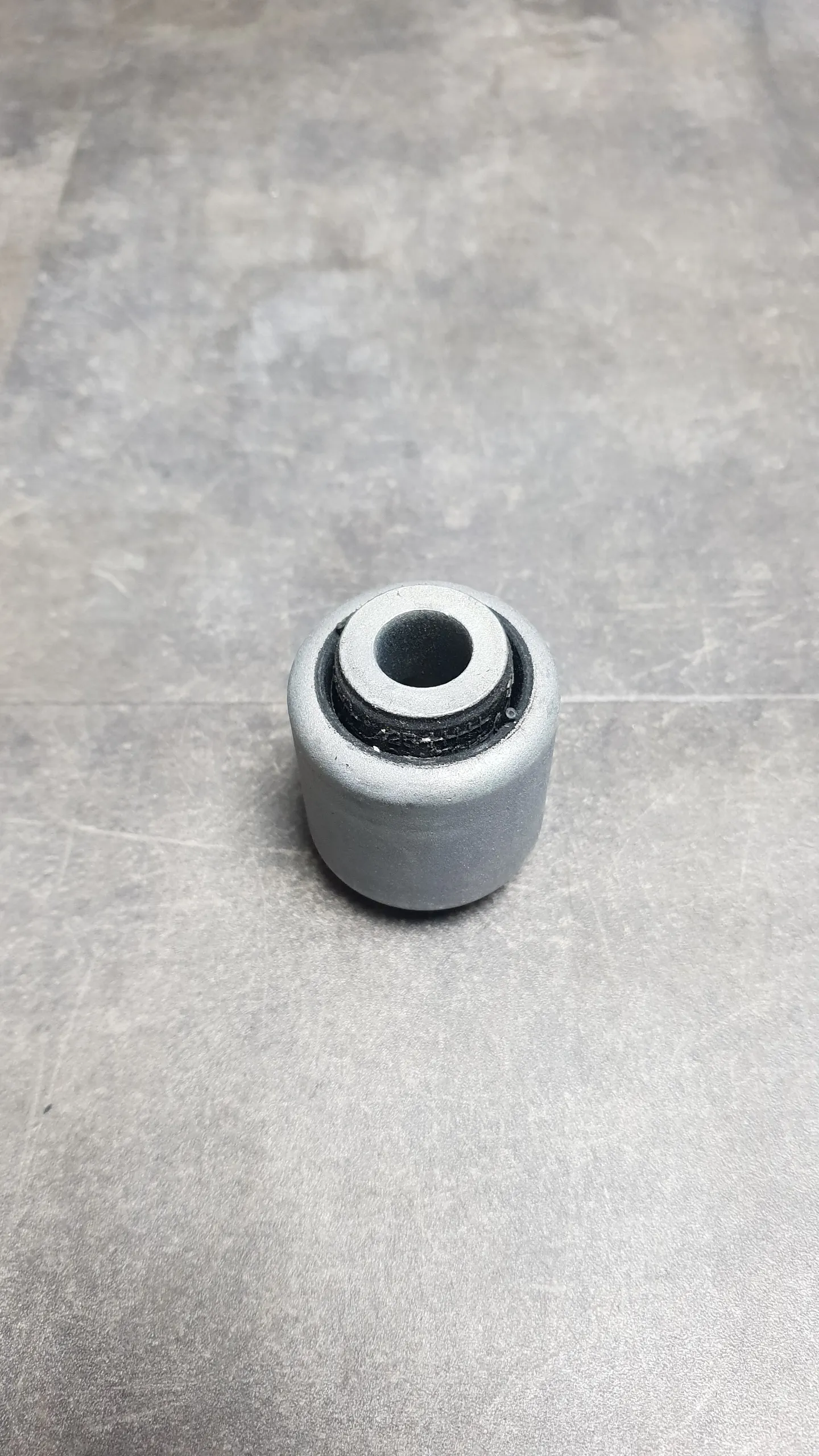 Сайлентблок переднего поперечного рычага (внешний) F10-F18,F06-F13