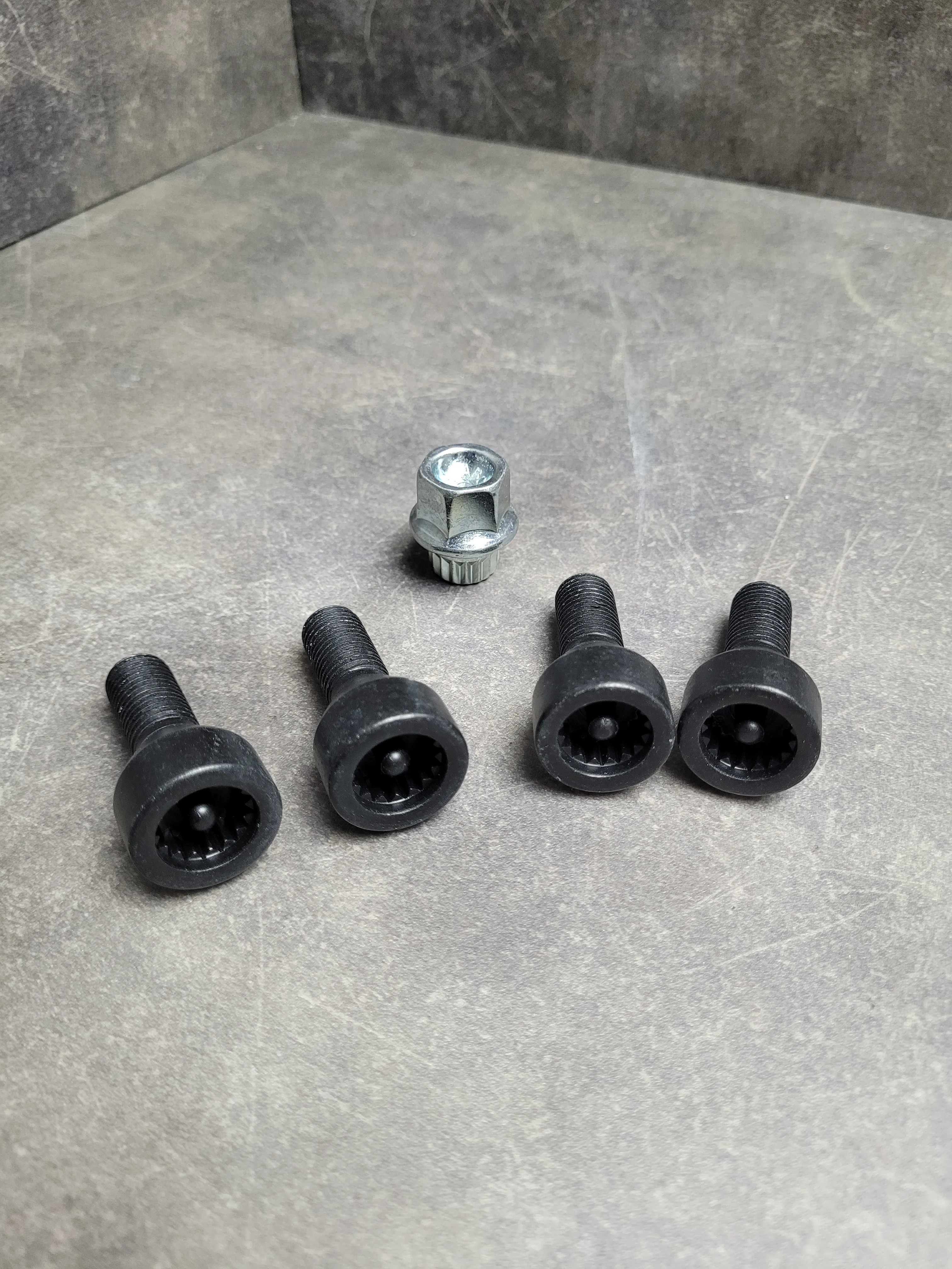 Секретки, комплект (M12x1,5 мм) E-серия (не все, см. ETK)