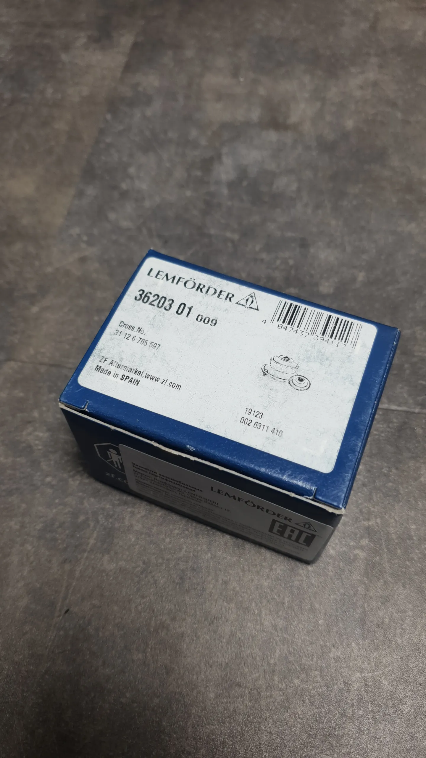 Сайлентблок переднего нижнего рычага E81,E90,E84 [задний привод]