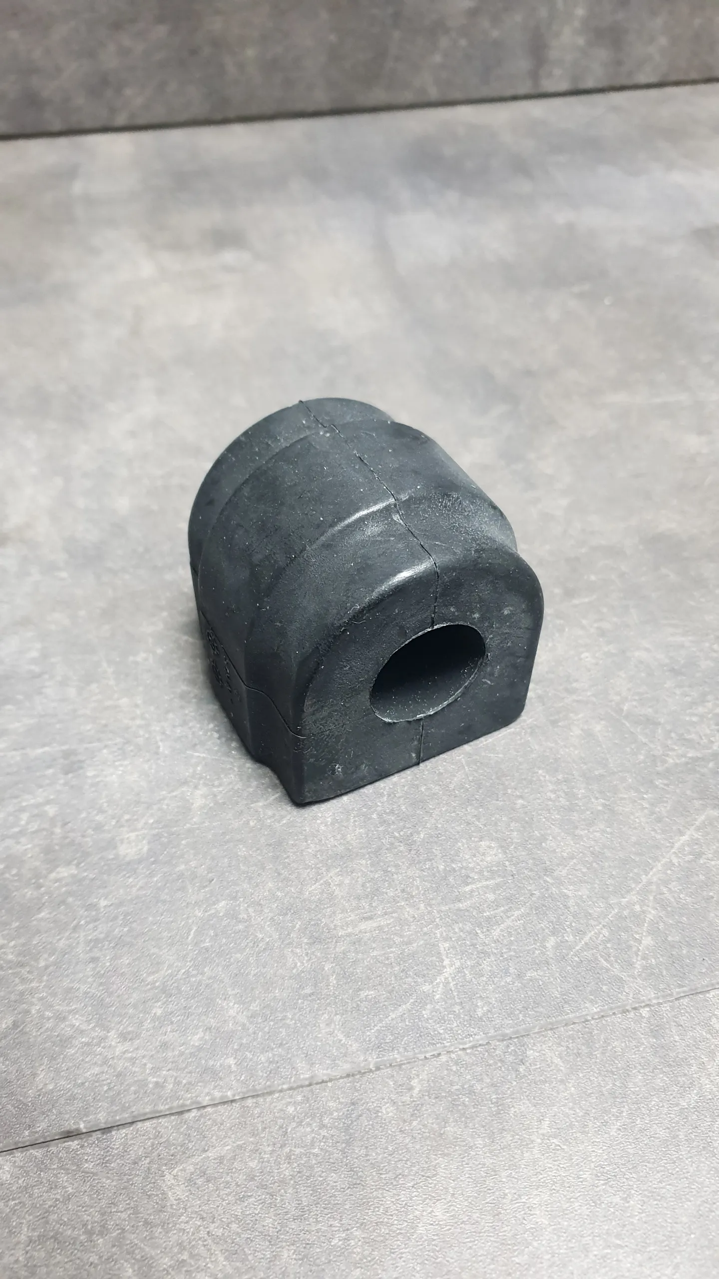 Втулка стабилизатора переднего E60xi D=25.2mm