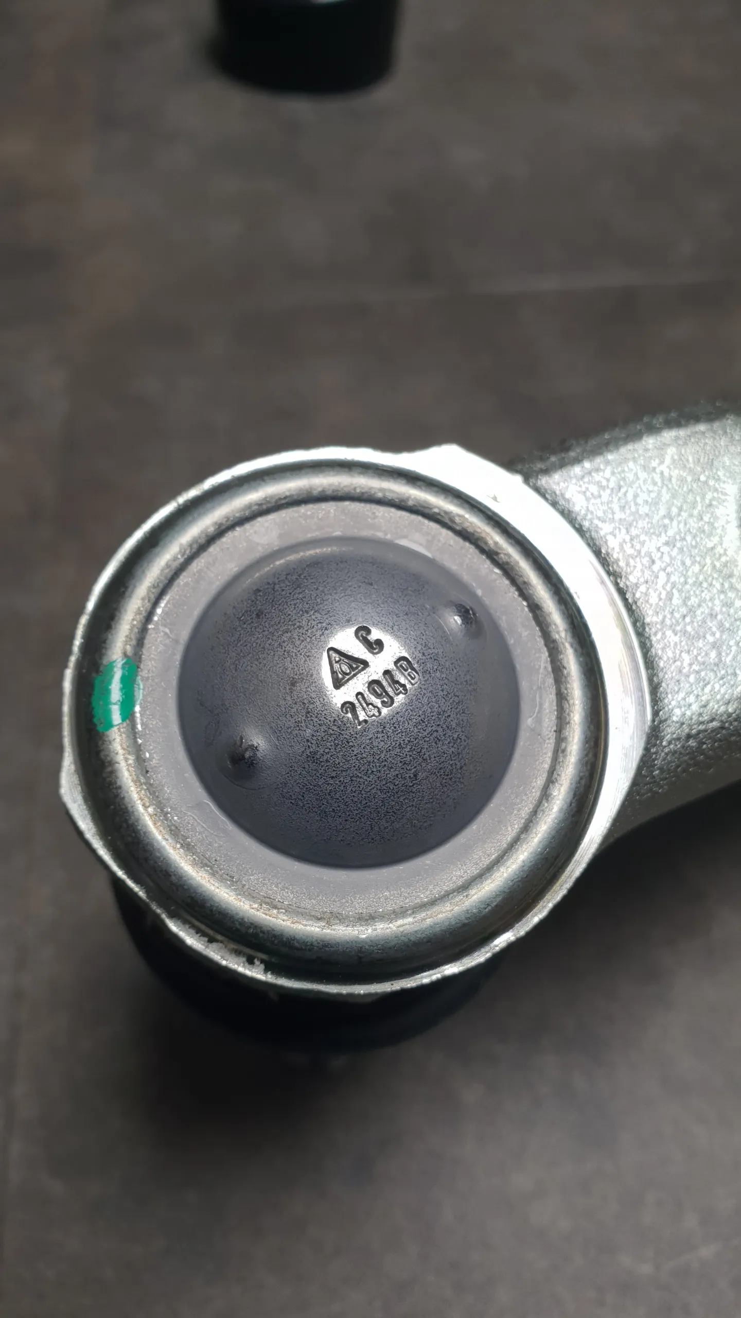 Рычаг подвески передней верхний F15,F16 (кривой) L