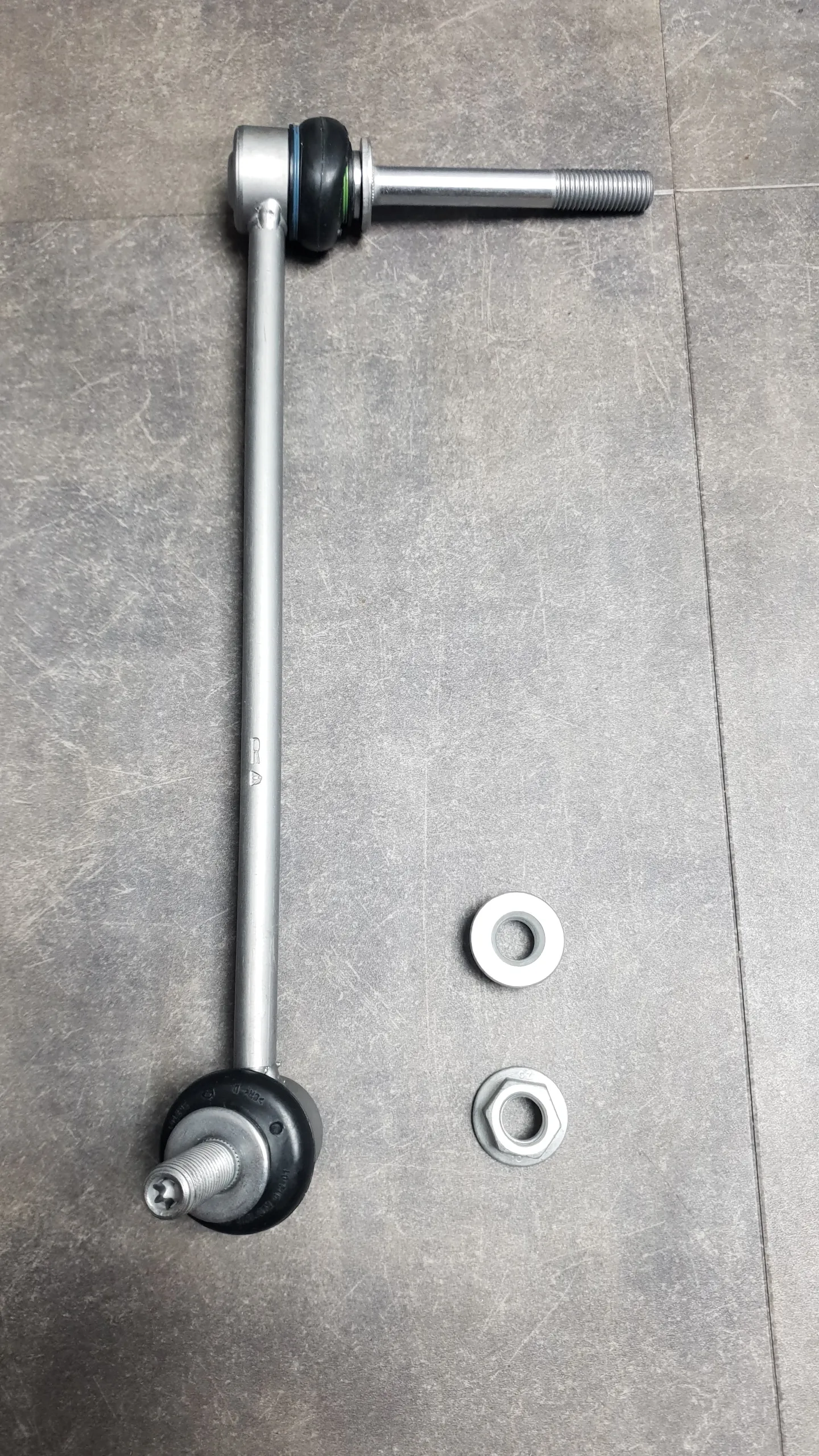 Стойка стабилизатора пер. G05,G06,G07 [стандартный стаб.] (R)