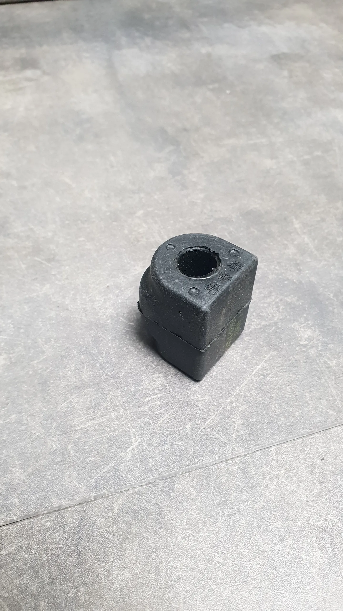 Втулка стабилизатора заднего E39 [S220A,S704A],F20,F30,G20 (D=14мм)