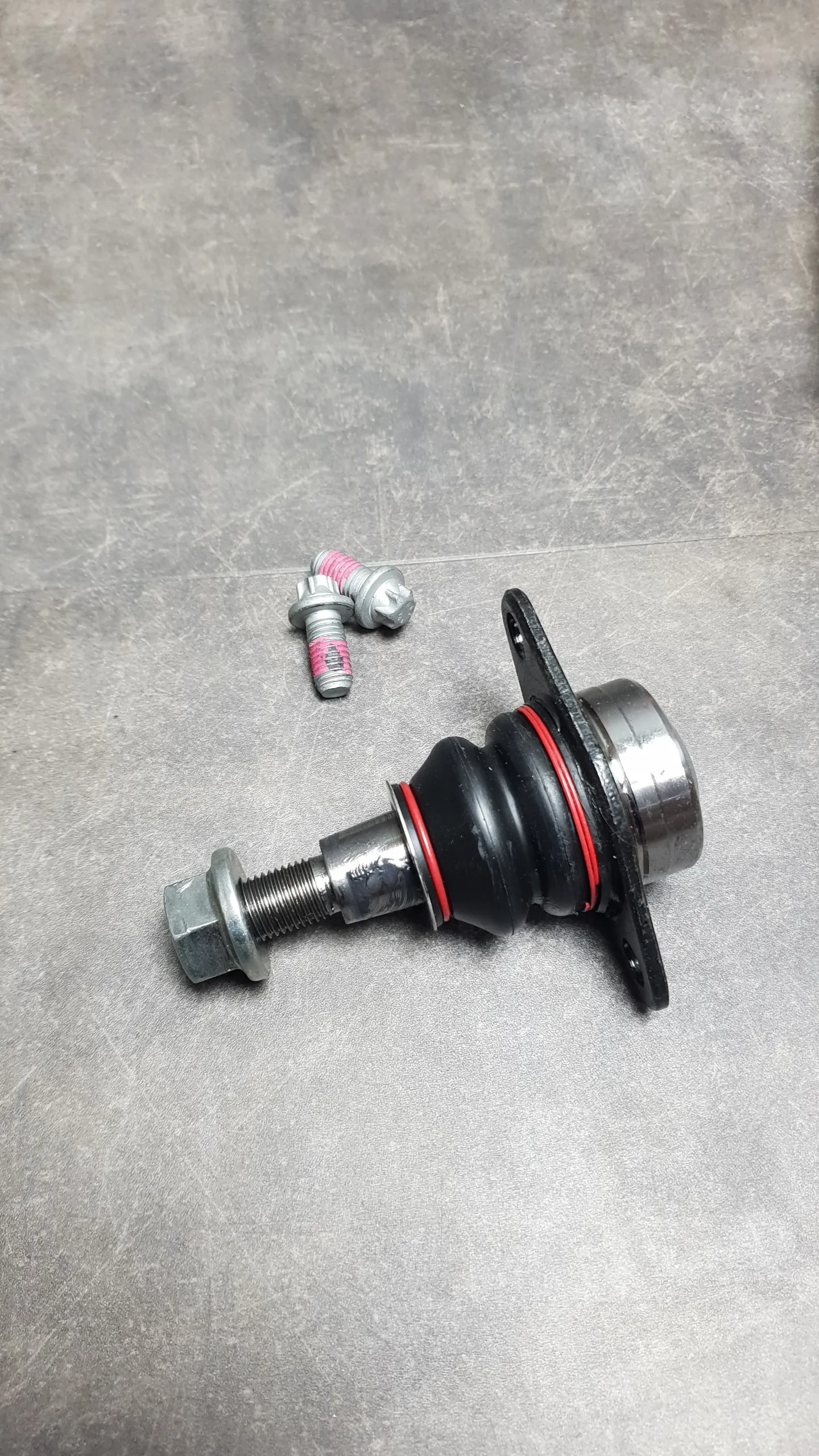 Опора шаровая переднего верхнего рычага F25,F26