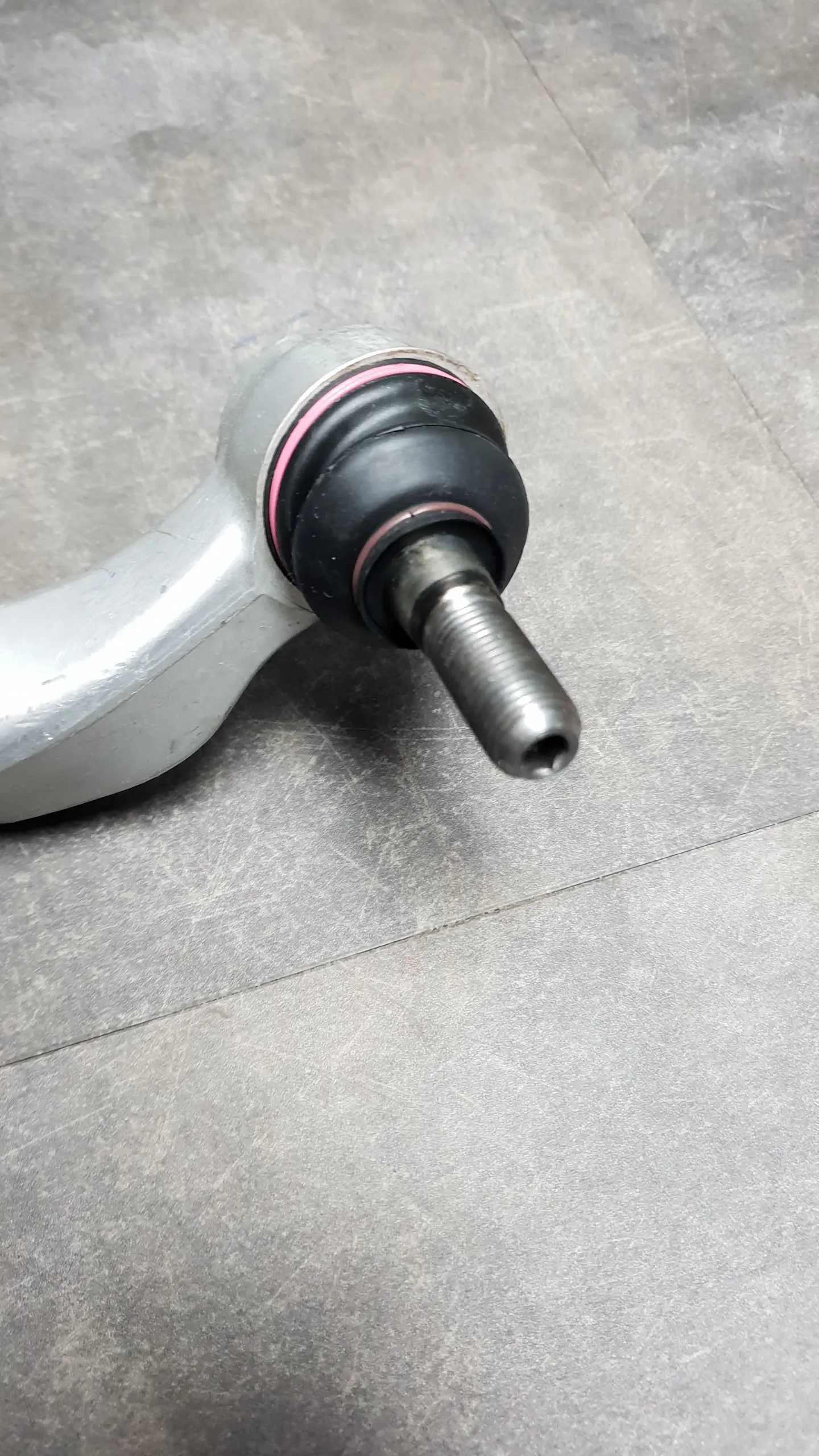 Рычаг подвески передней верхний E39 (кривой) L