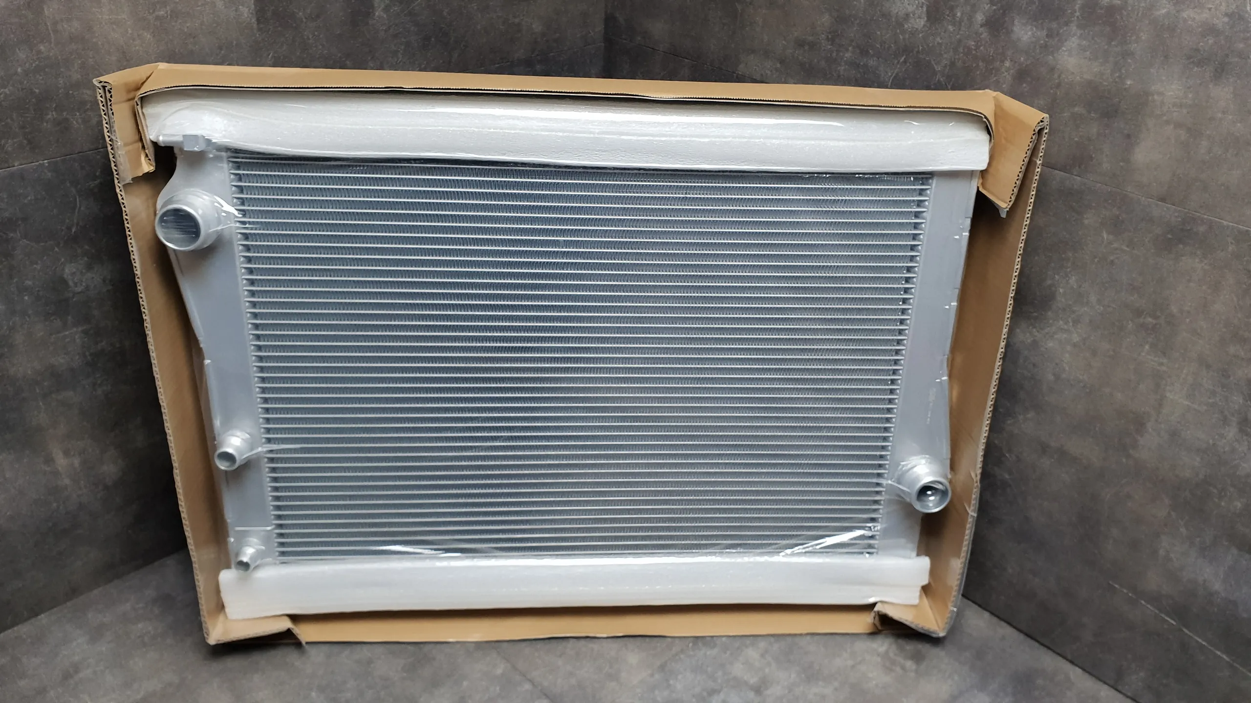 Радиатор охлаждения двигателя E70 [M57,N57,N55], E71 [M57,N57,N54]