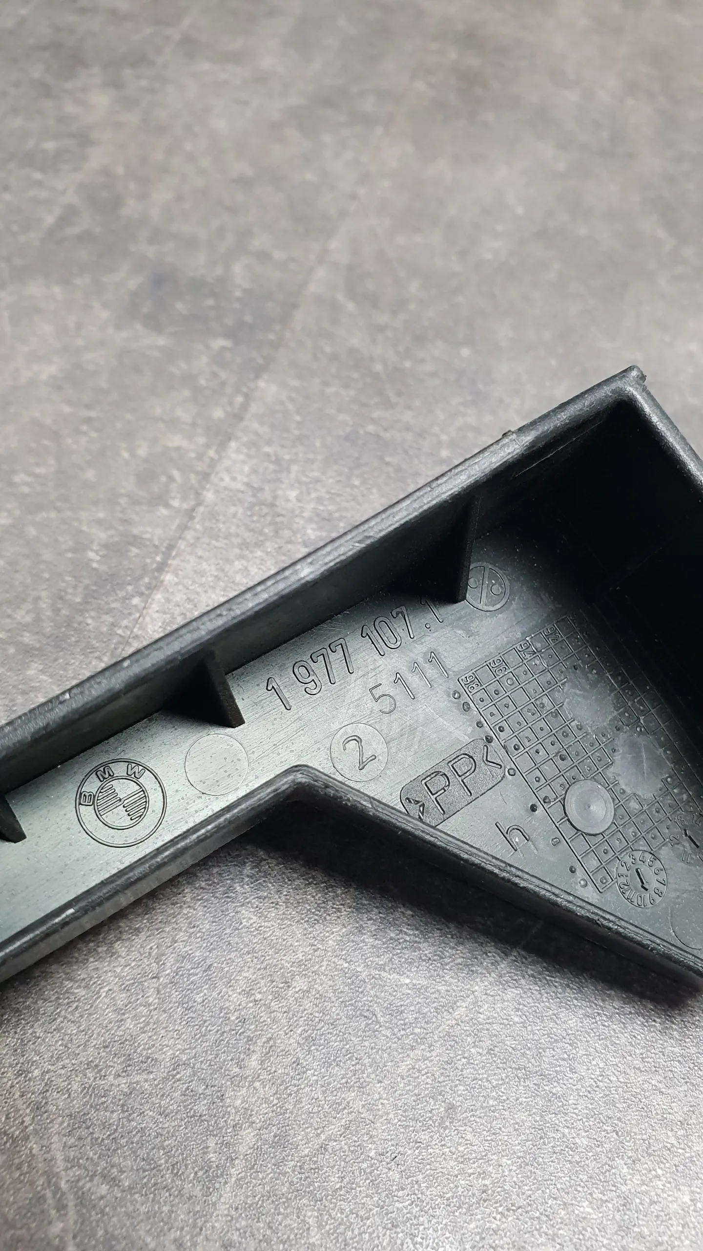 Кронштейн крепления фары противотуманной E36 L