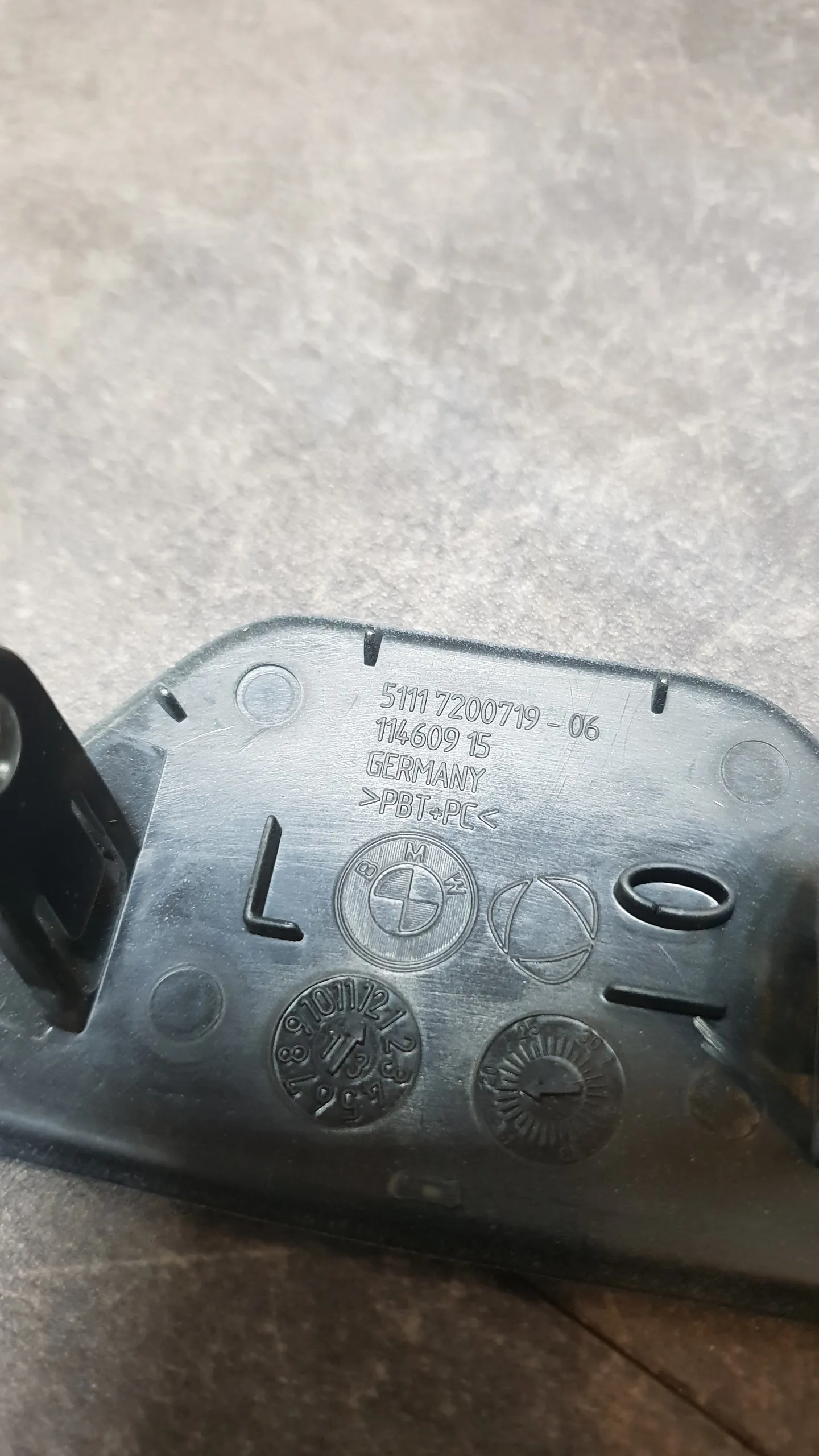 Крышка форсунки омывателя фары F10,F18 (L)