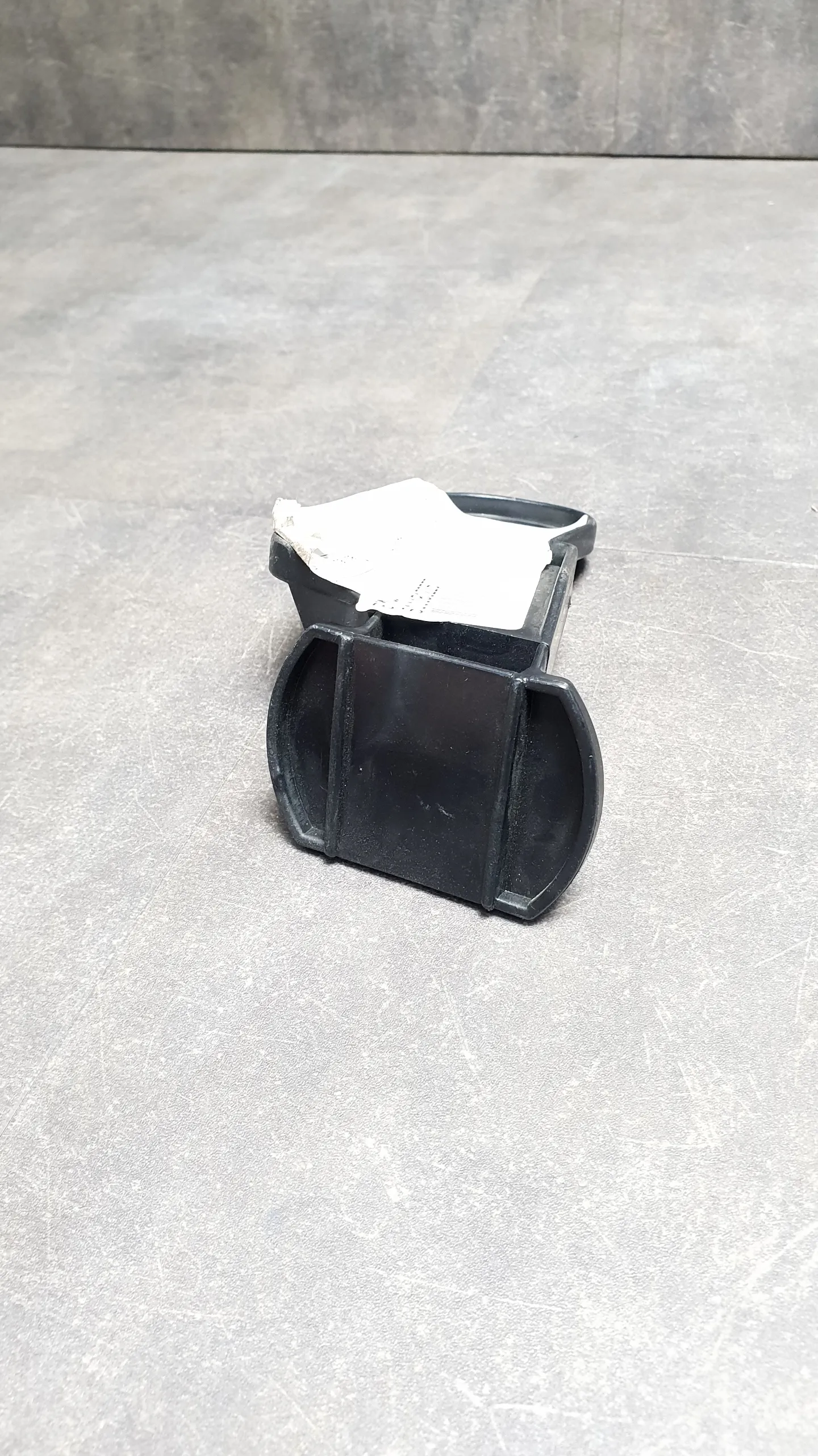 Кронштейн крепления переднего бампера E36 на кузове (L)