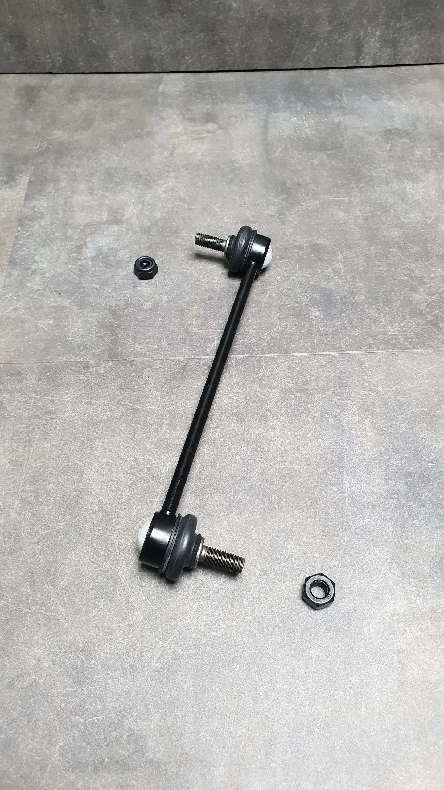 Стойка стабилизатора пер. E28,E32,E34,E36(до 10.1991г.в.) линк