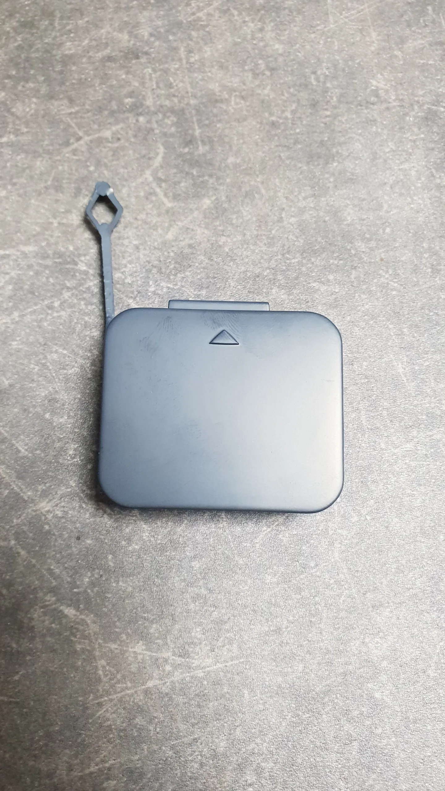 Заглушка отверстия под буксировочный крюк E39 [задний бампер]