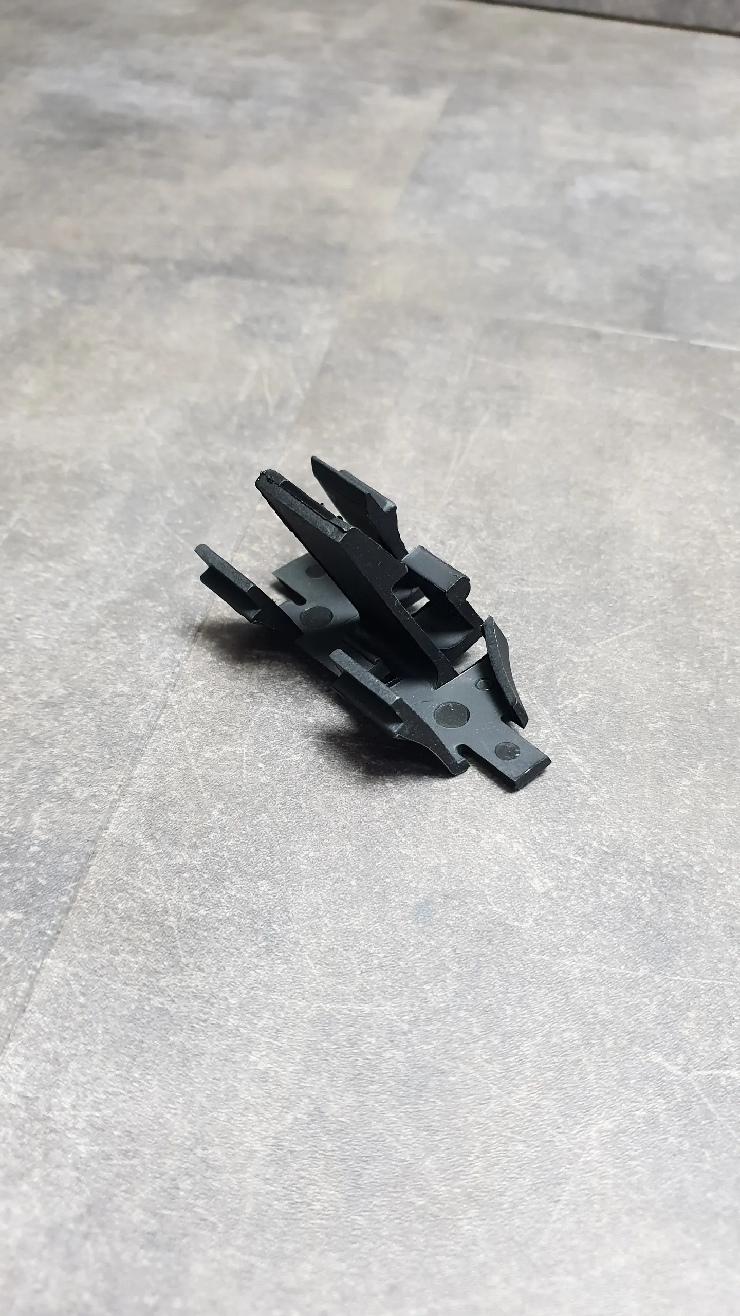 Кронштейн крыла переднего E34 (к усам) [L]