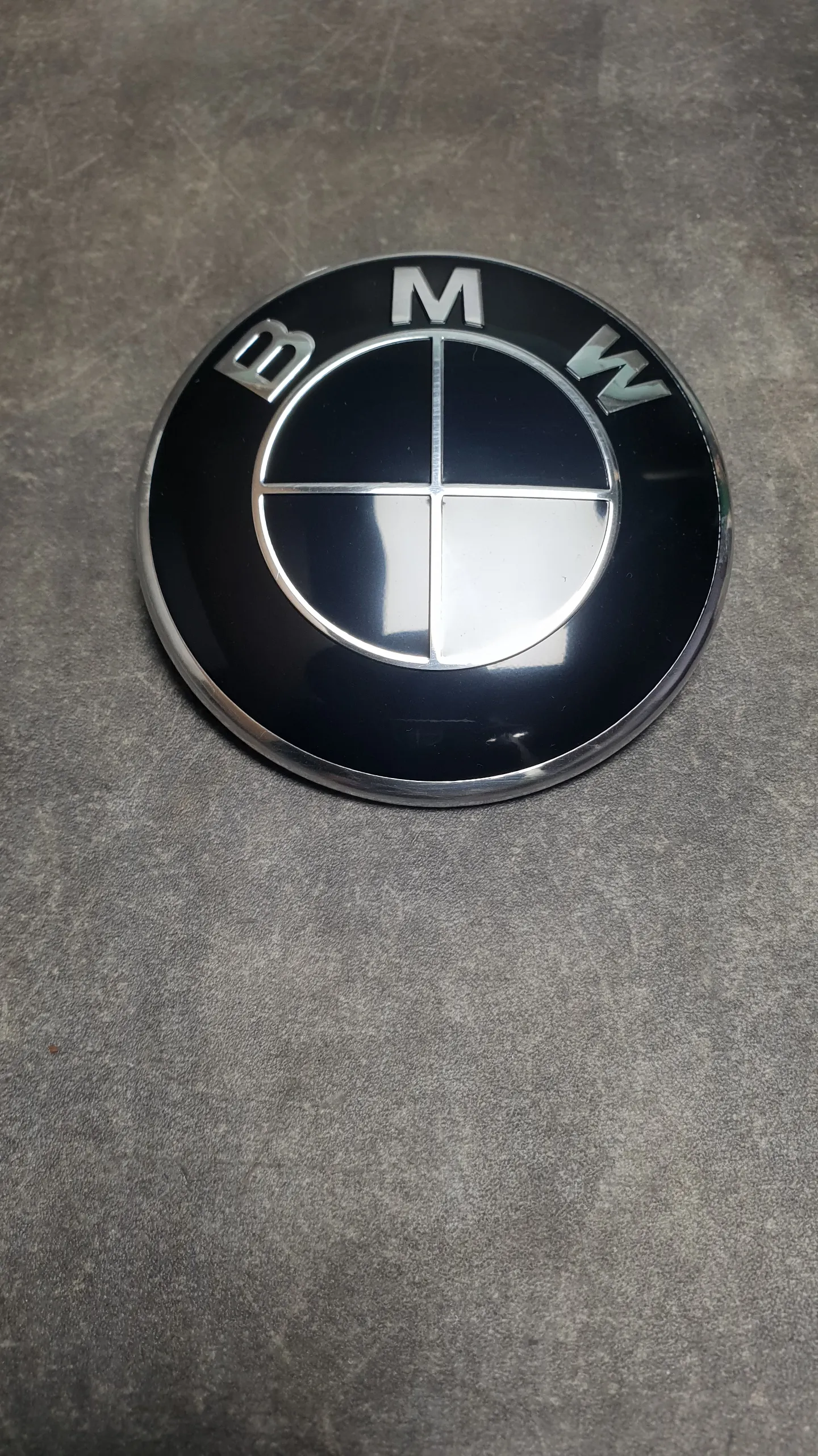 Эмблема BMW 82мм, FULL-BLACK (капоткрышка багажника) КИТАЙ