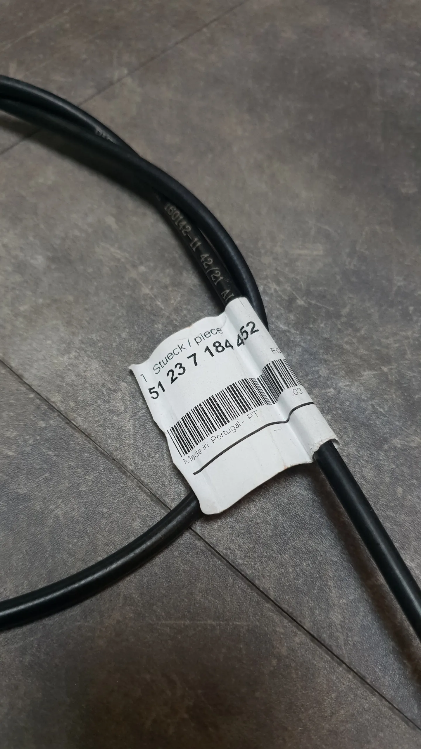 Трос капота E70,E71 (привод капота)