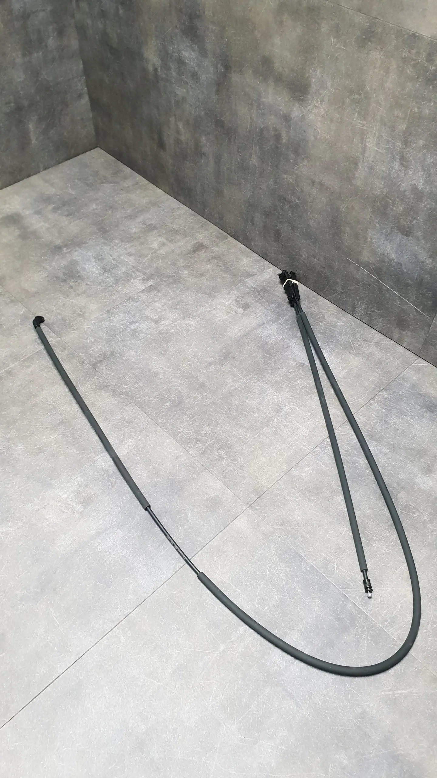 Трос капота F20,F30 (средняя часть - двойная)