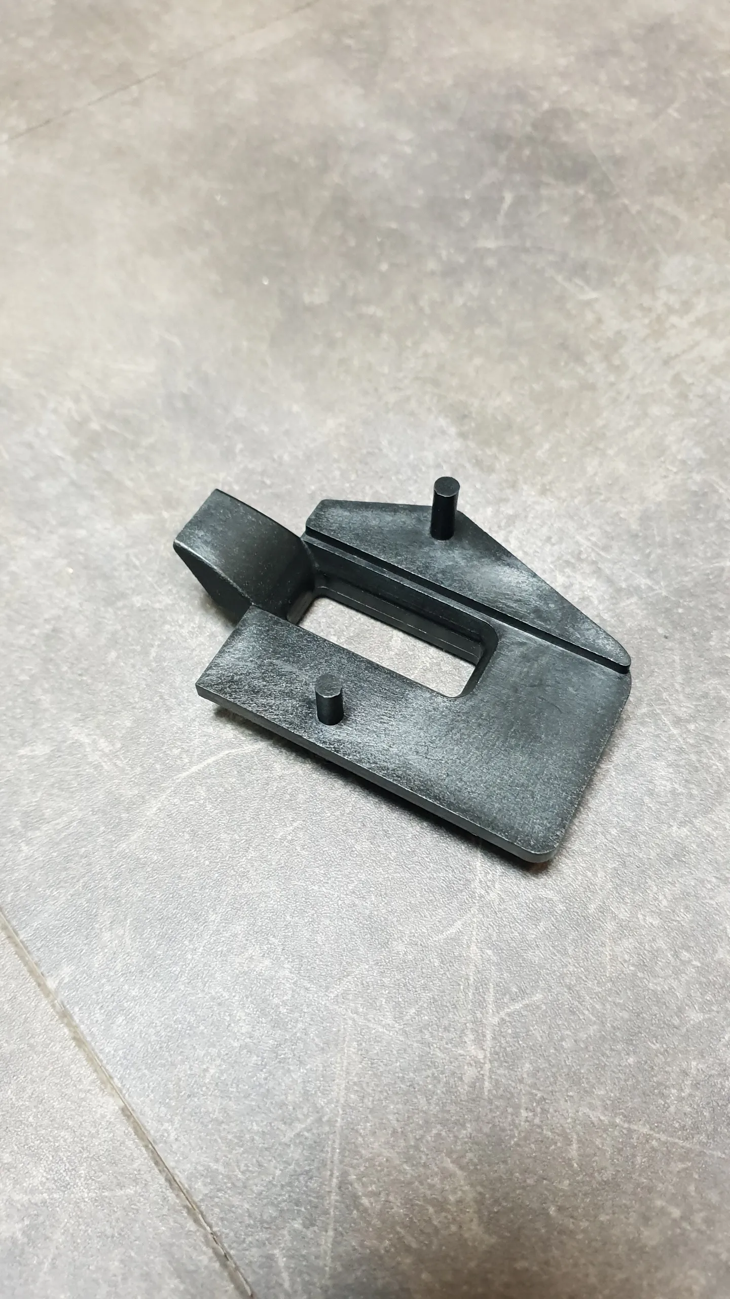 Опора захватного крюка (вставка в телевизор) E46