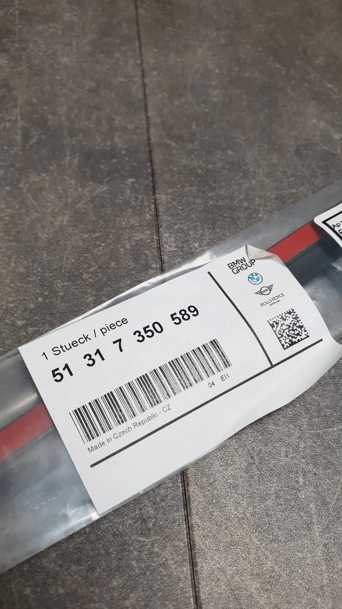 Уплотнитель (молдинг) лобового стекла верхний F48,F49