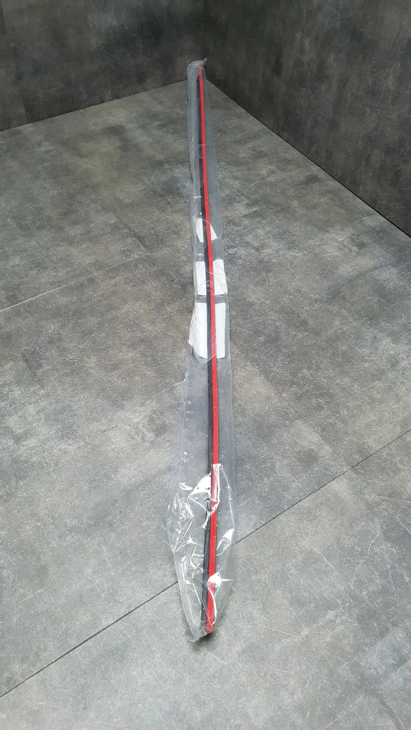 Уплотнитель (молдинг) лобового стекла верхний G20,G21,G28