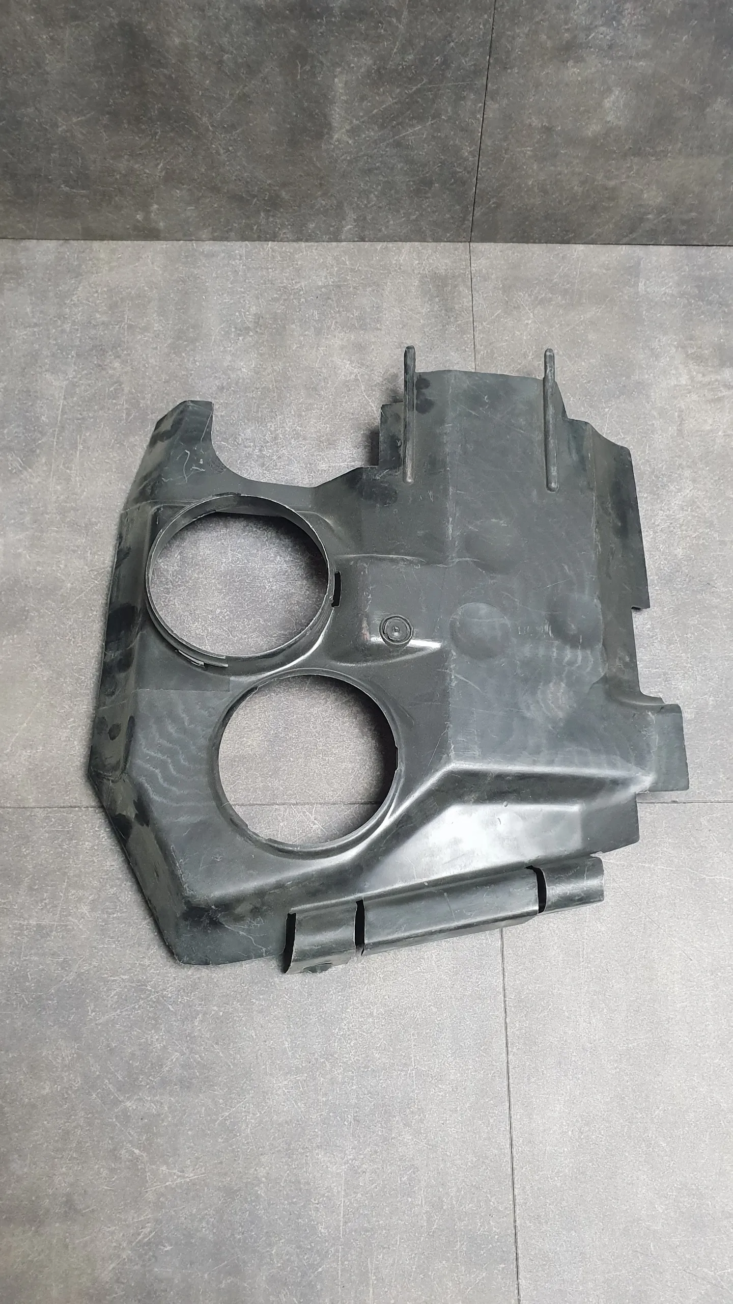 Кожух фары E34 [L]