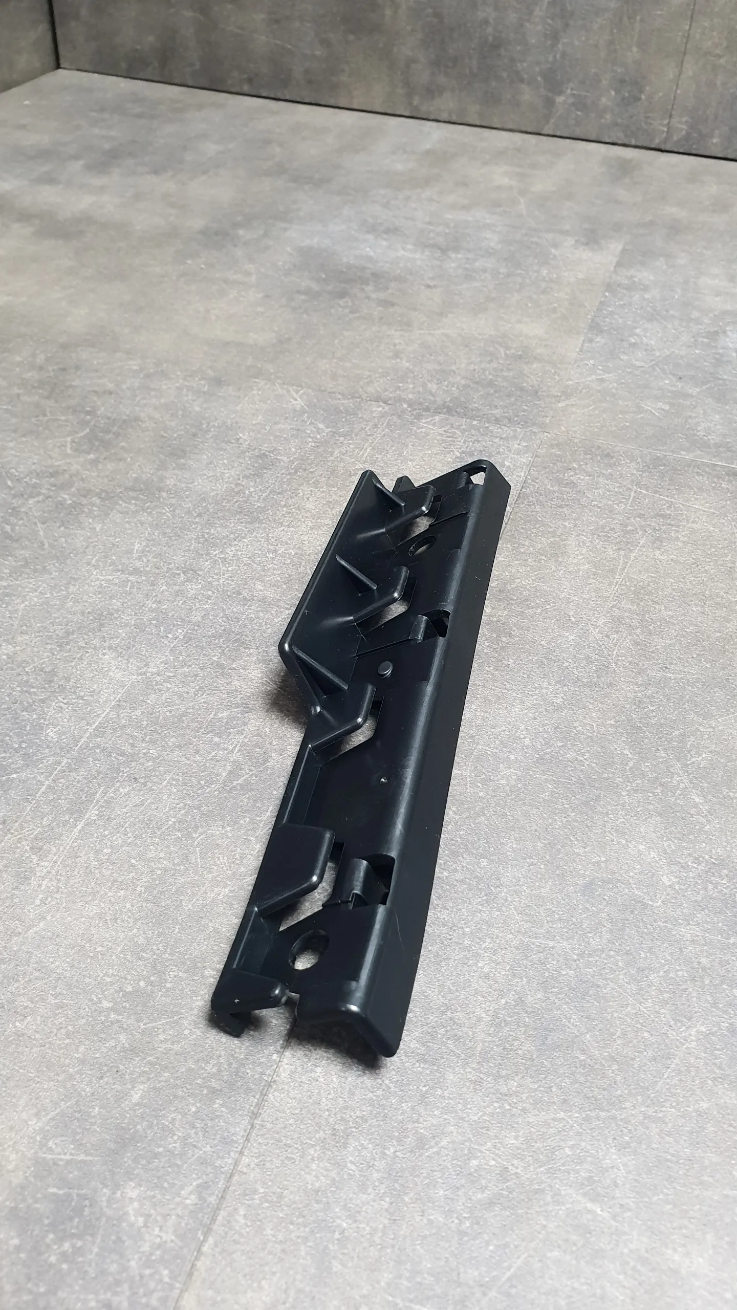 Планка крепления порога левая E60,E61 (до 03.2007 г.в.)