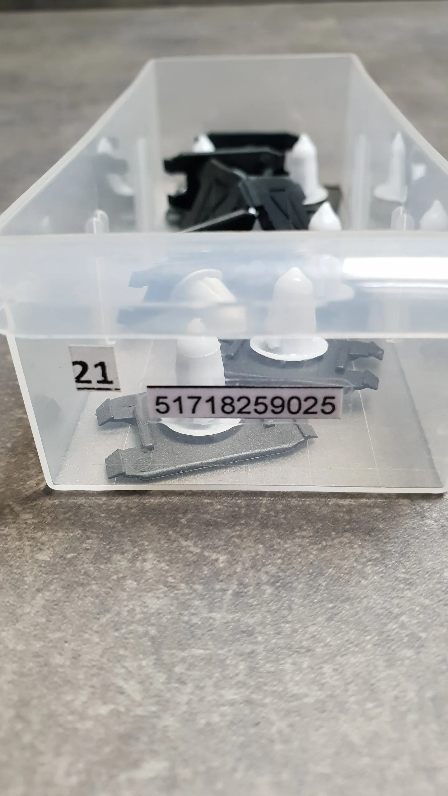 Клипса крепления наружной арки BMW F25,F26 (1-21)